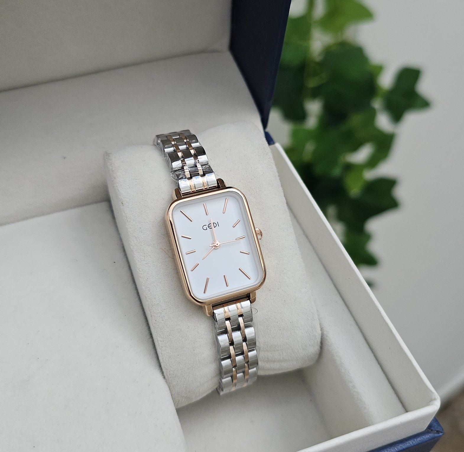 Ieke  Alvaria  watch  image