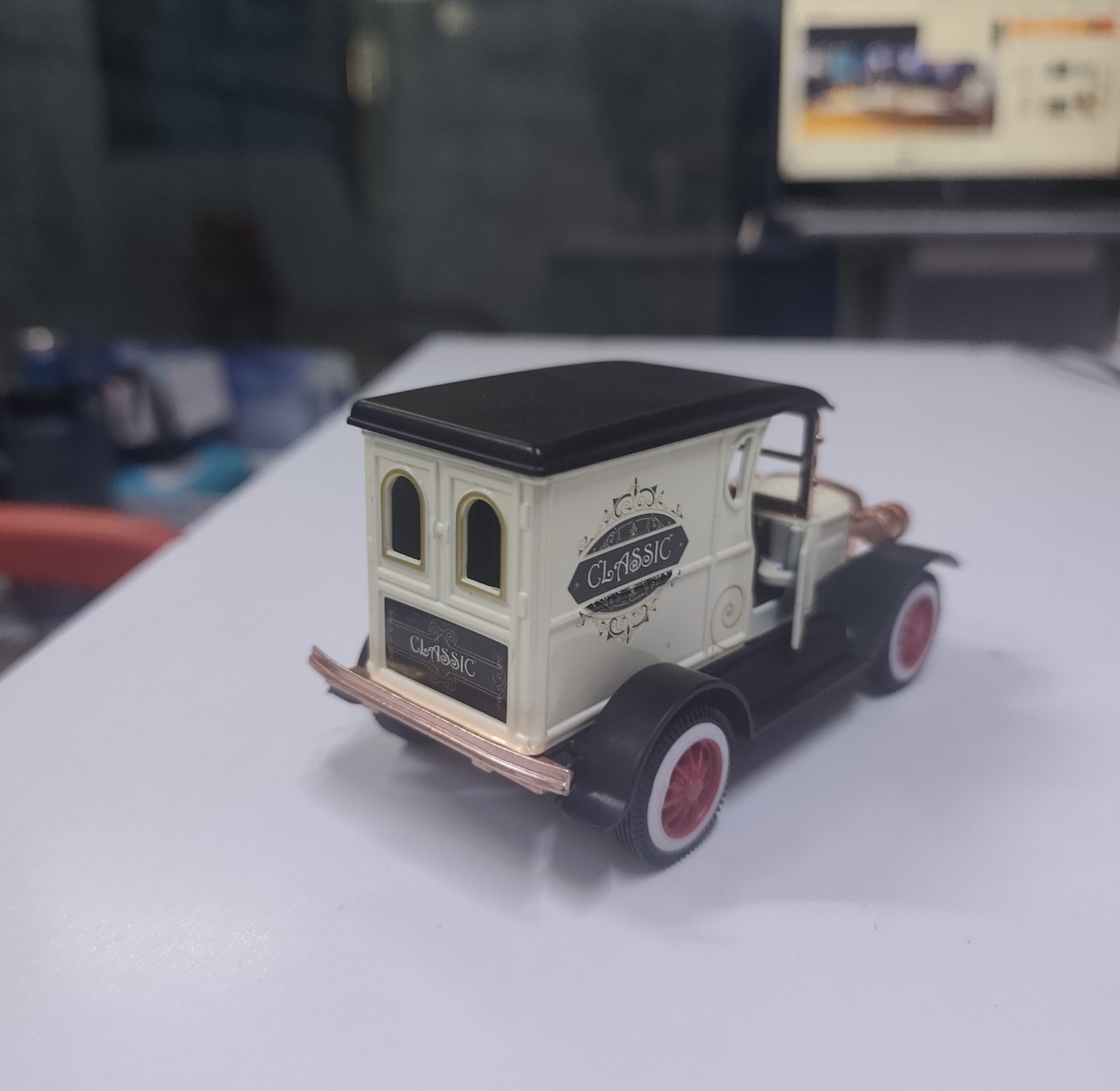 Vintage Die-Cast Classic Delivery Van Model | Premium Metal Collectible Car for Home & Office Decor | Antique Style Gift image
