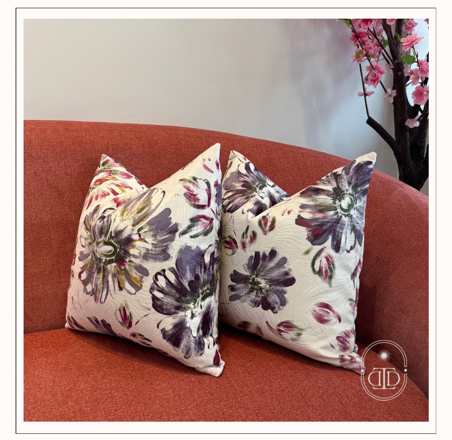 Purple dahlia bloom velvet cushion cover. image
