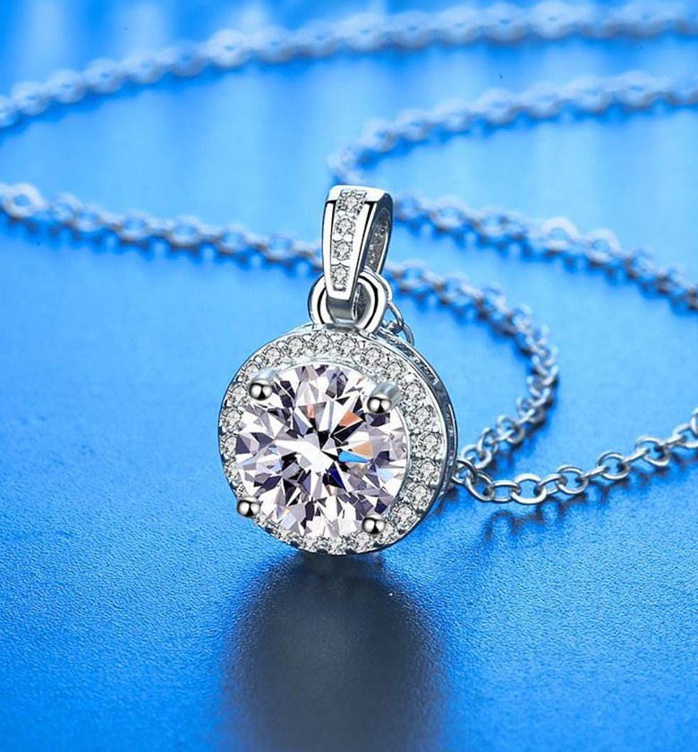 Round pendant silver necklace image
