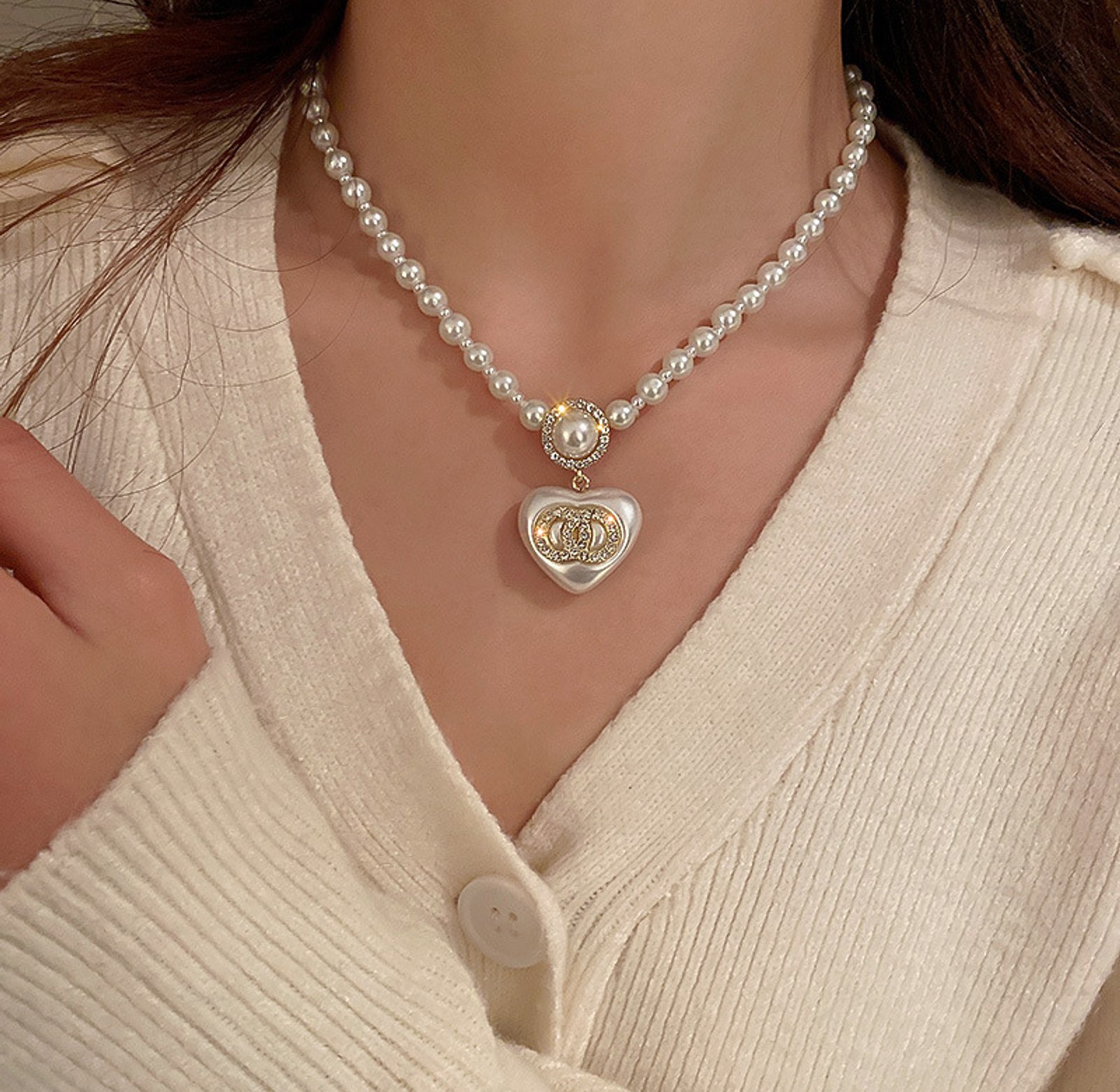 Pearl heart choker image