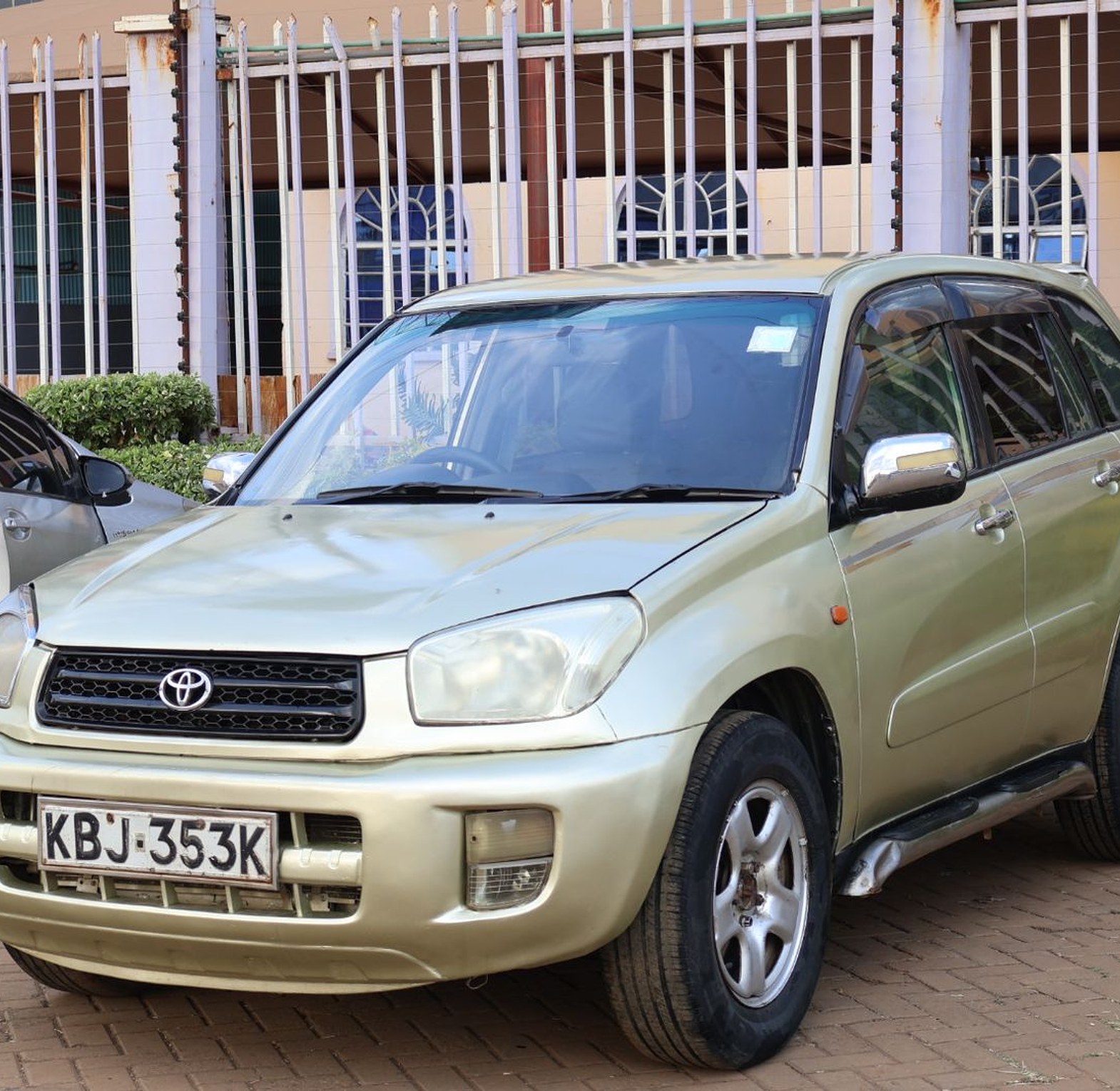 Toyota Rav4 KBJ, YOM 2002 Model,  Automatic image