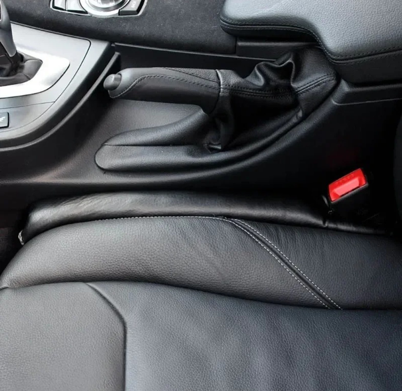 Universal Car Seat Gap Filler Organizer - Premium Leather Anti-Drop Pad image