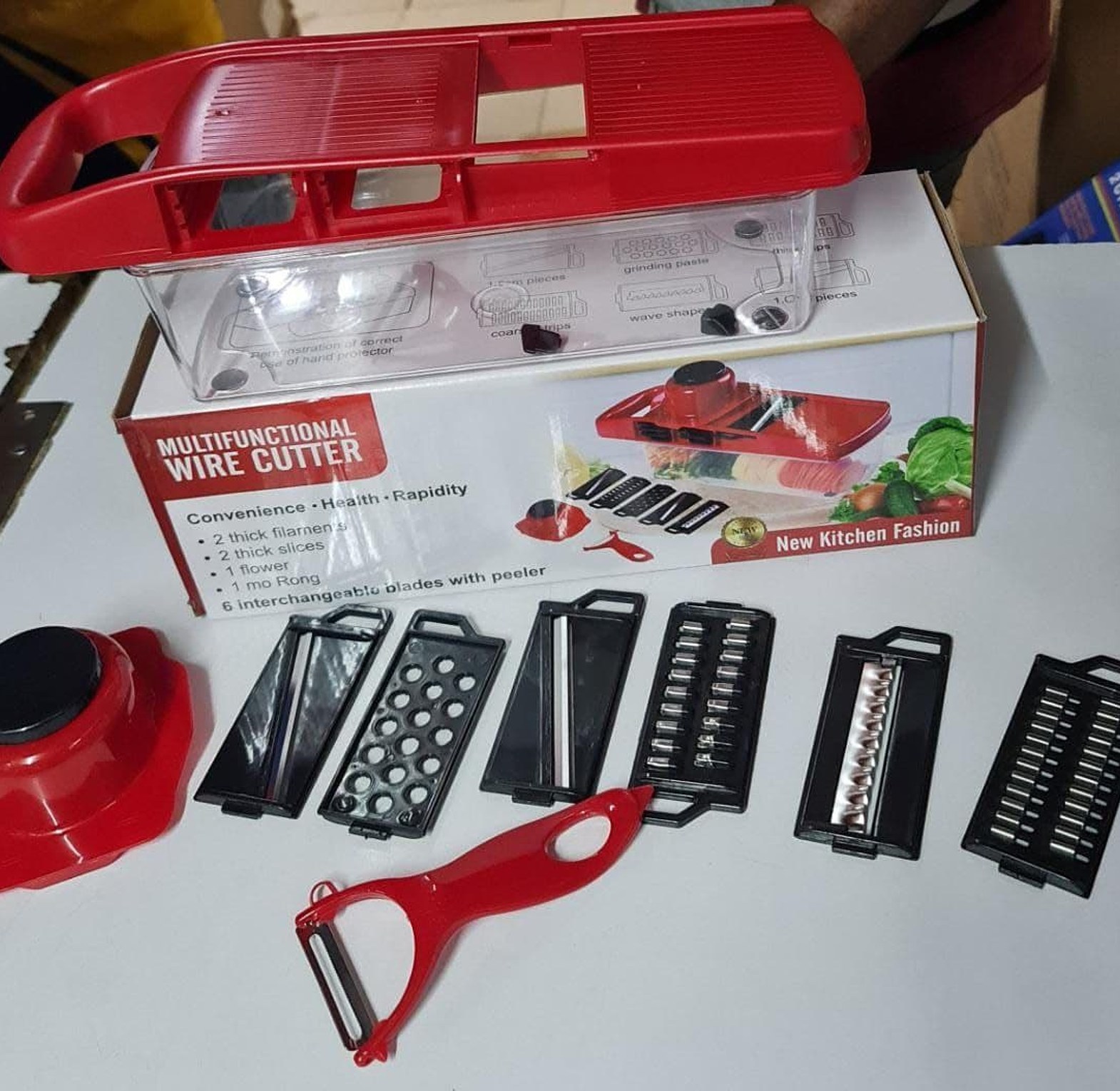 Multifunctional Vegetable Chopper Slicer Dicer Cutter, Veggie With 8 Blades- image