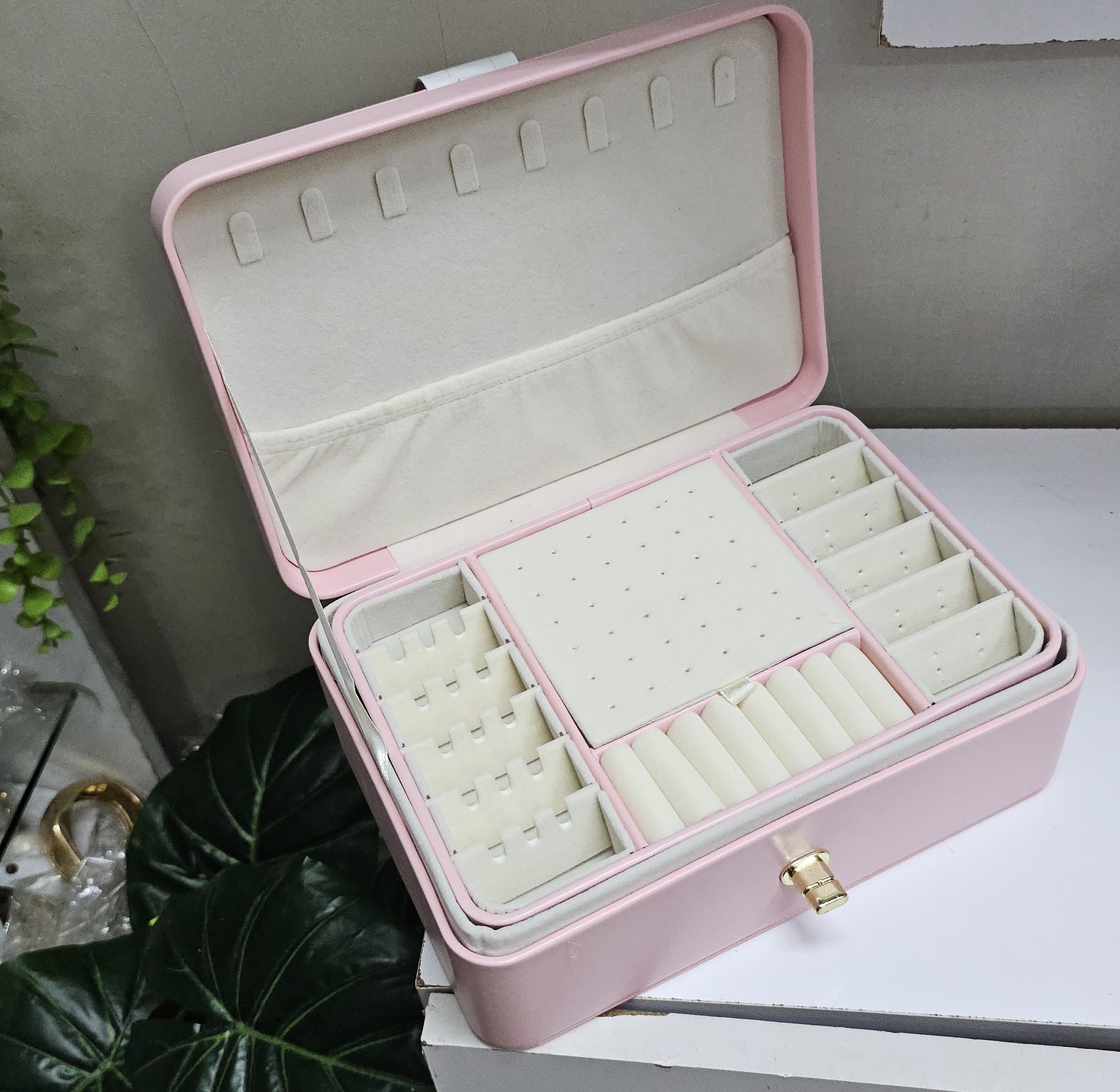 Jewelry box image