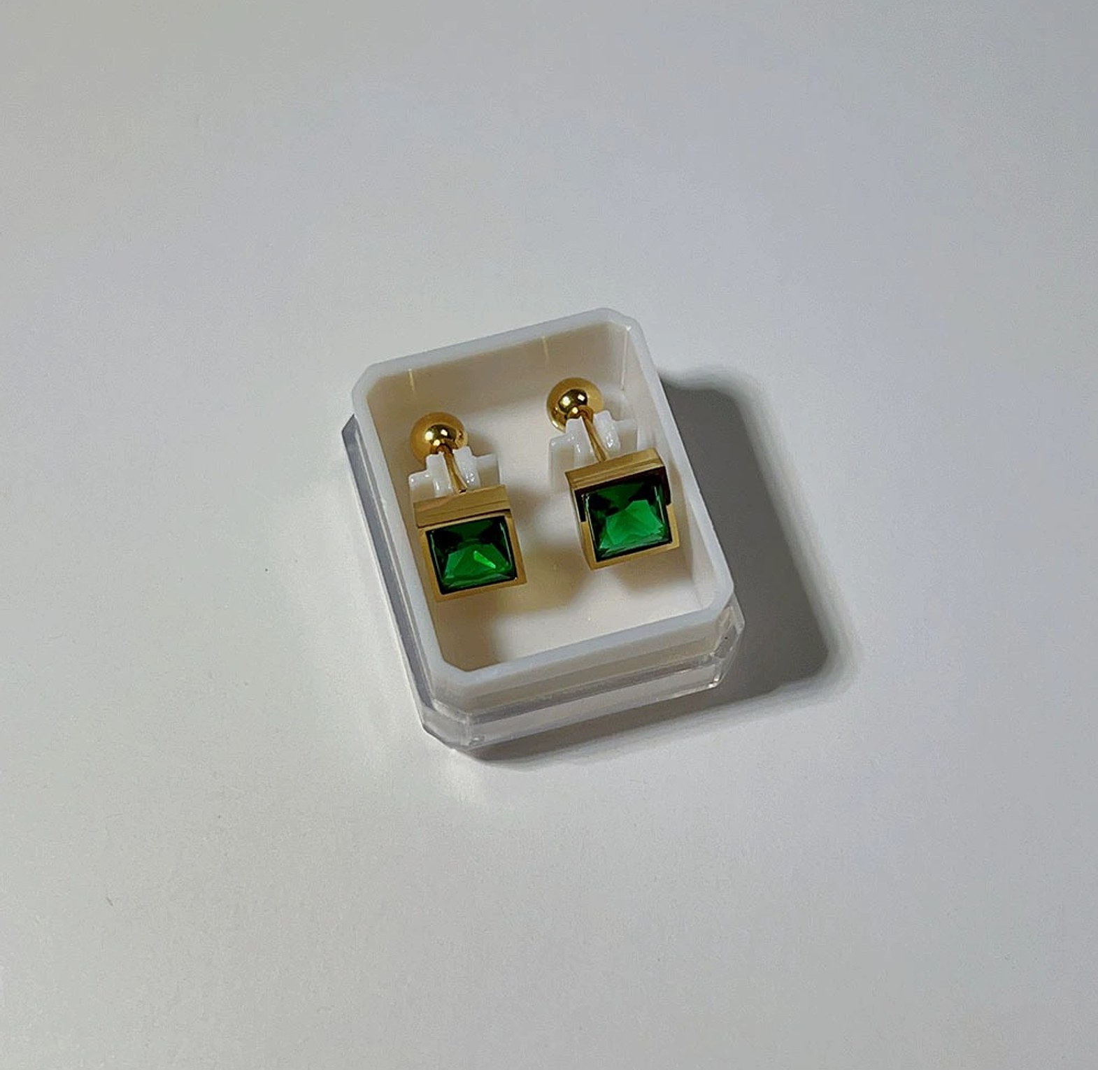 Emerald crystal Studs image