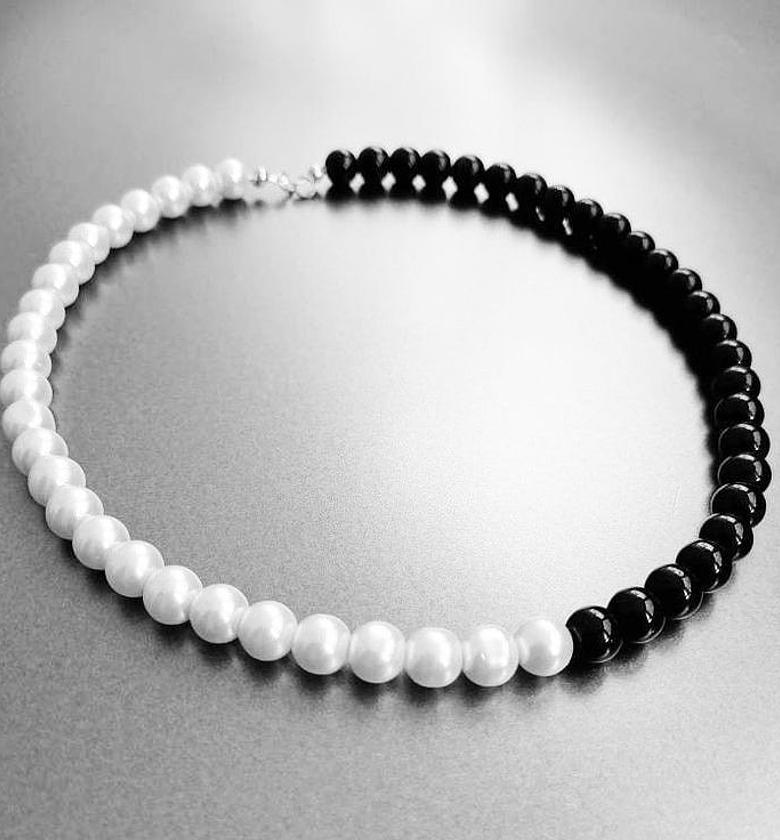 Black &White pearl image
