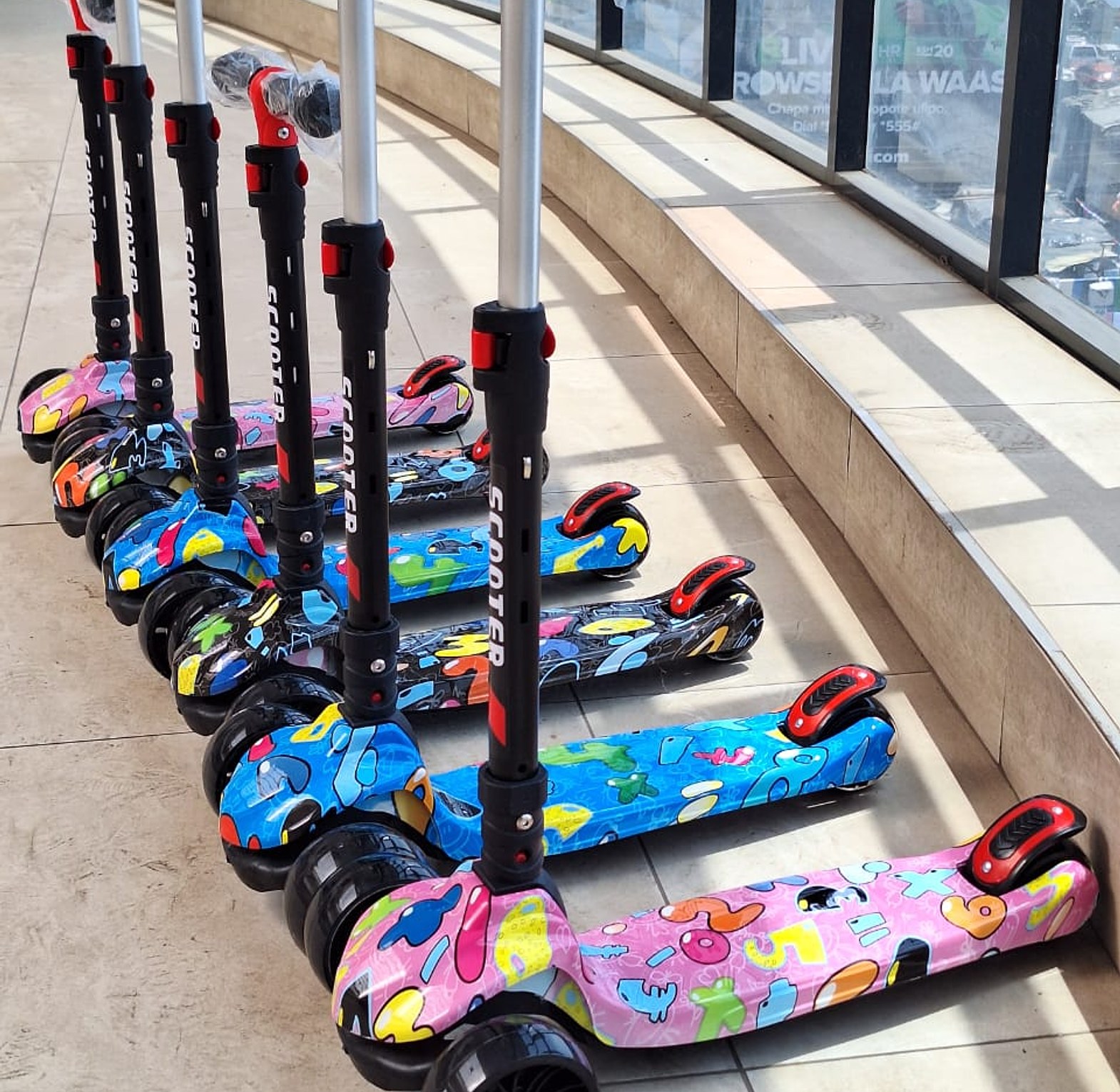 Kids Scooter for Age 3-12. Toddler Scooter with 4 Adjustable Heights, Light Up 3-Wheels Scooter, Shock Absorption Design, Lean to Steer. image
