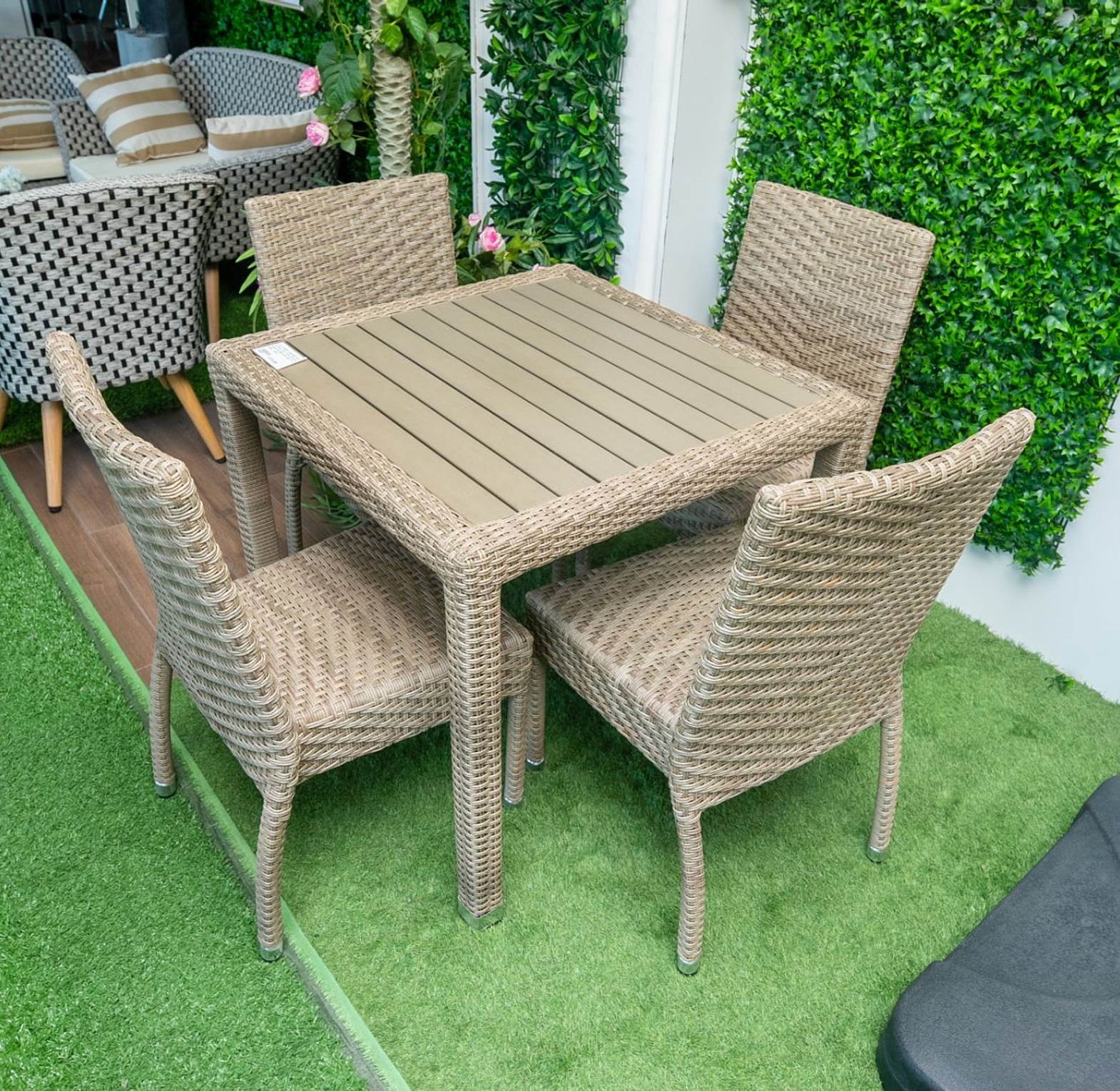 SET 4 CHAIR + SQUARE TABL image