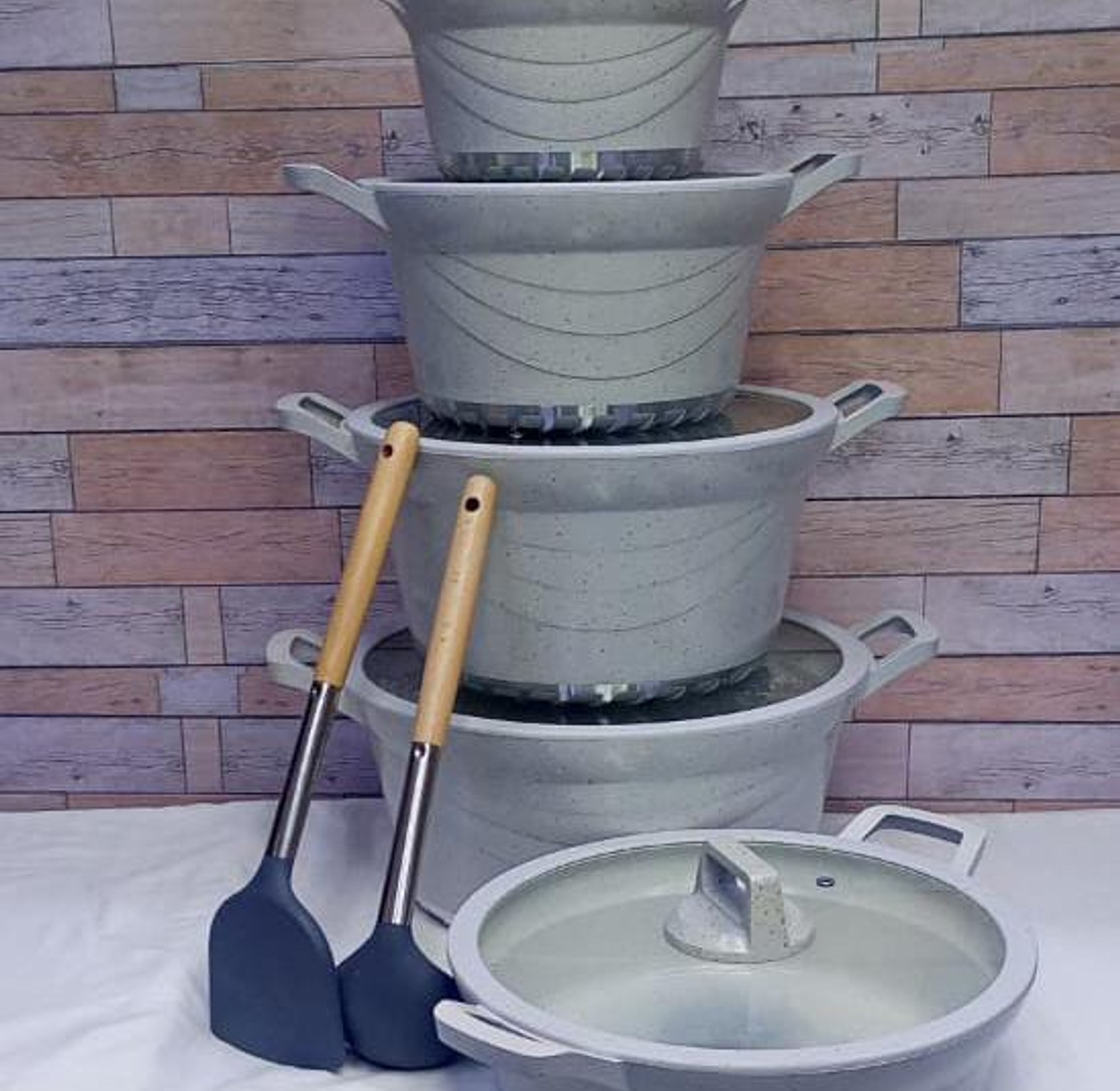 Cookware Set. High Quality Recommended Bosch 13 Pcs Heavy Non Stick Cookware Set Comes With Two Nonstick Spoons And Apron image