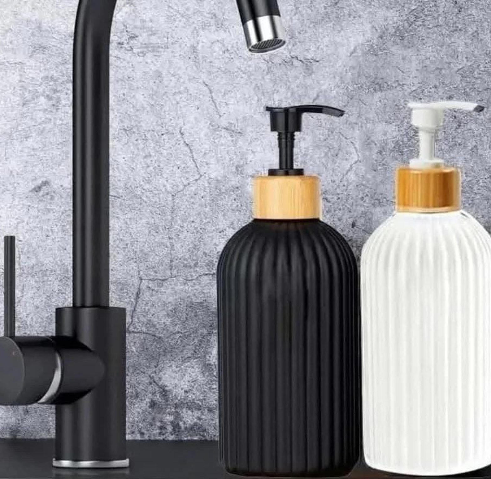 Non-breakable soap dispensers Capacity:500ml image