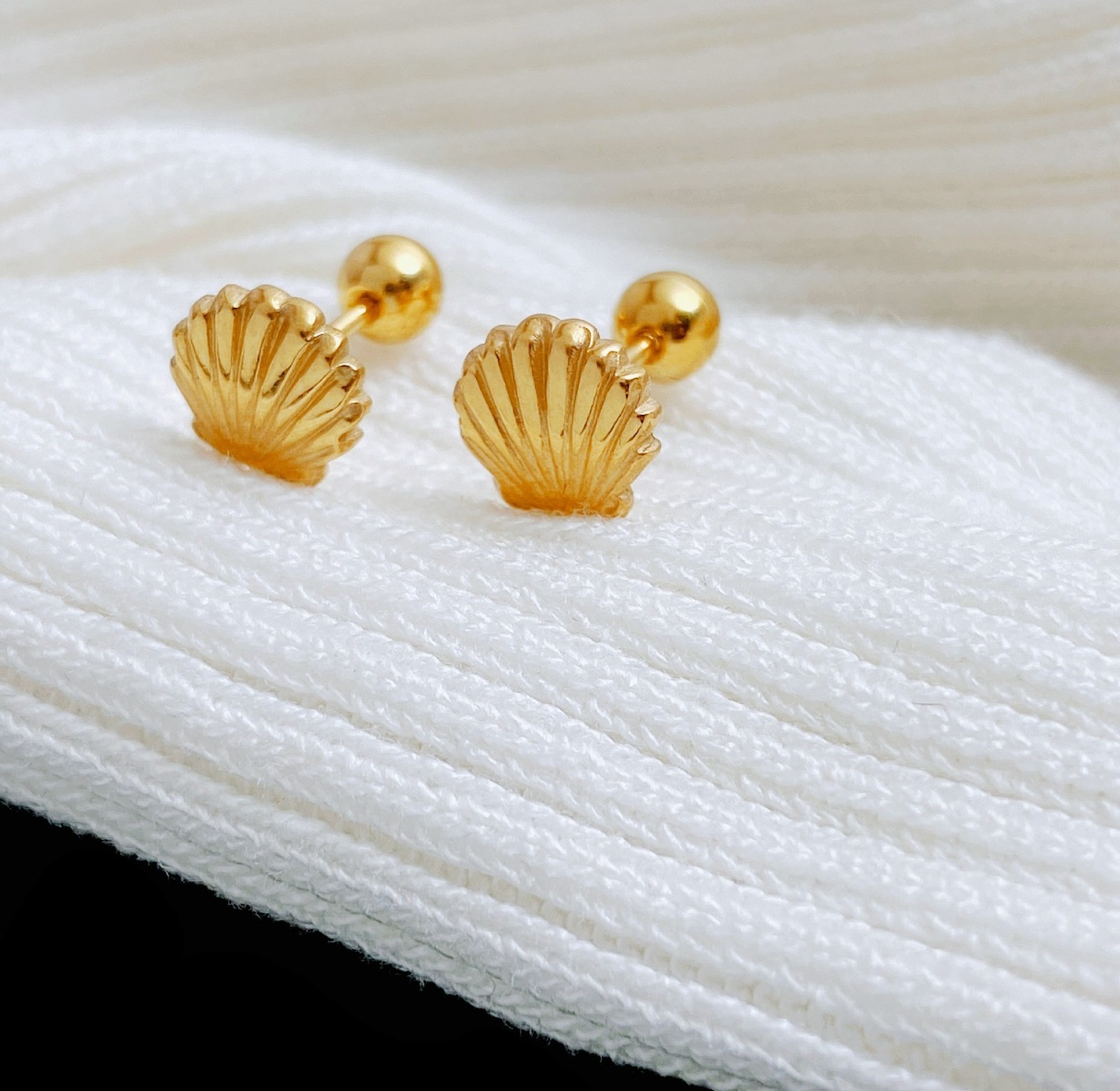 Bow studs image