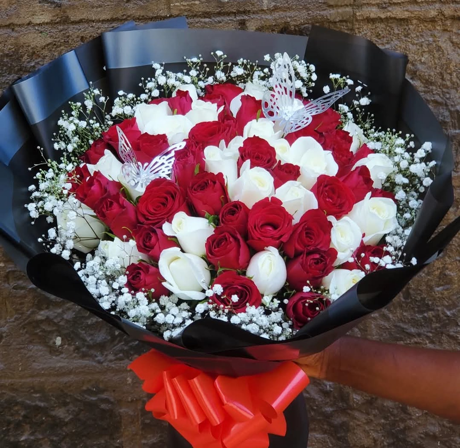 Red and white large bouquet  image
