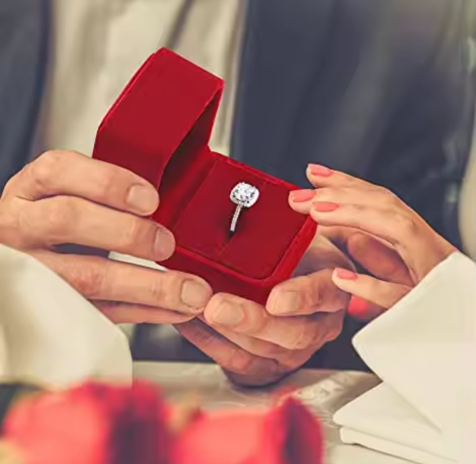 Square velvet ring/gift box  image