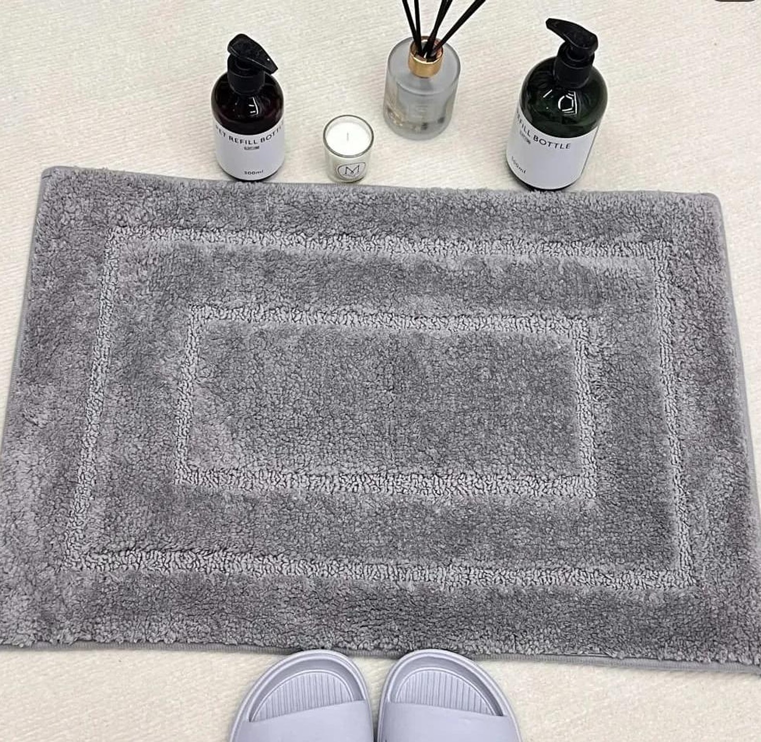 Absorbent bathroom mats image