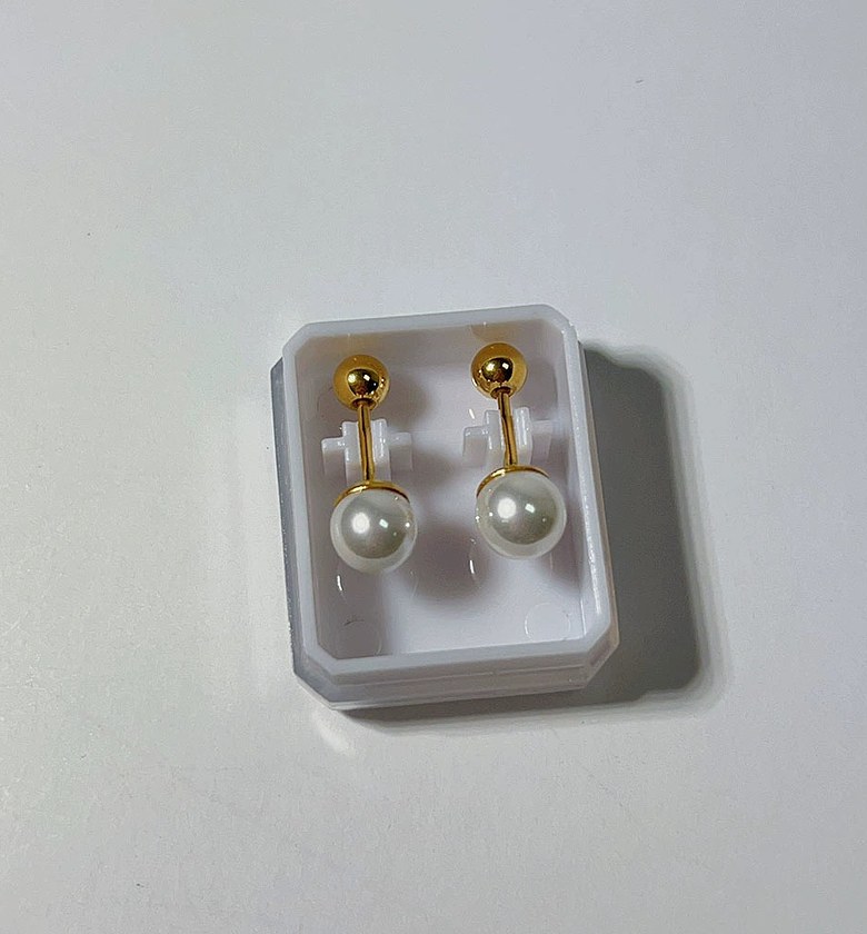 White pearl studs image