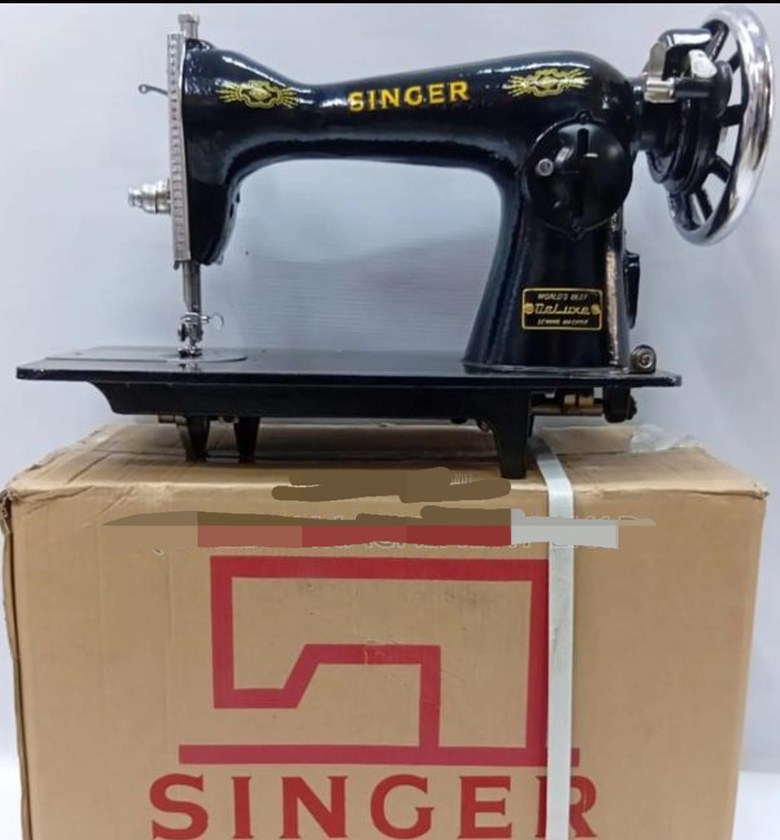 Singer sewing machine image