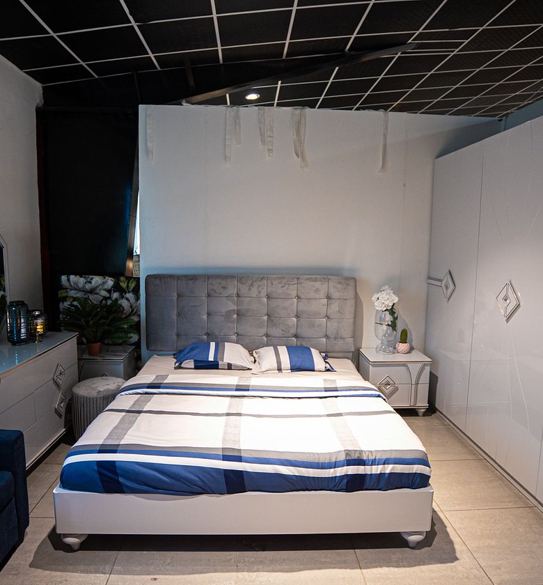 BED 1800X2000, WITH 2 NIGHTSTAND image