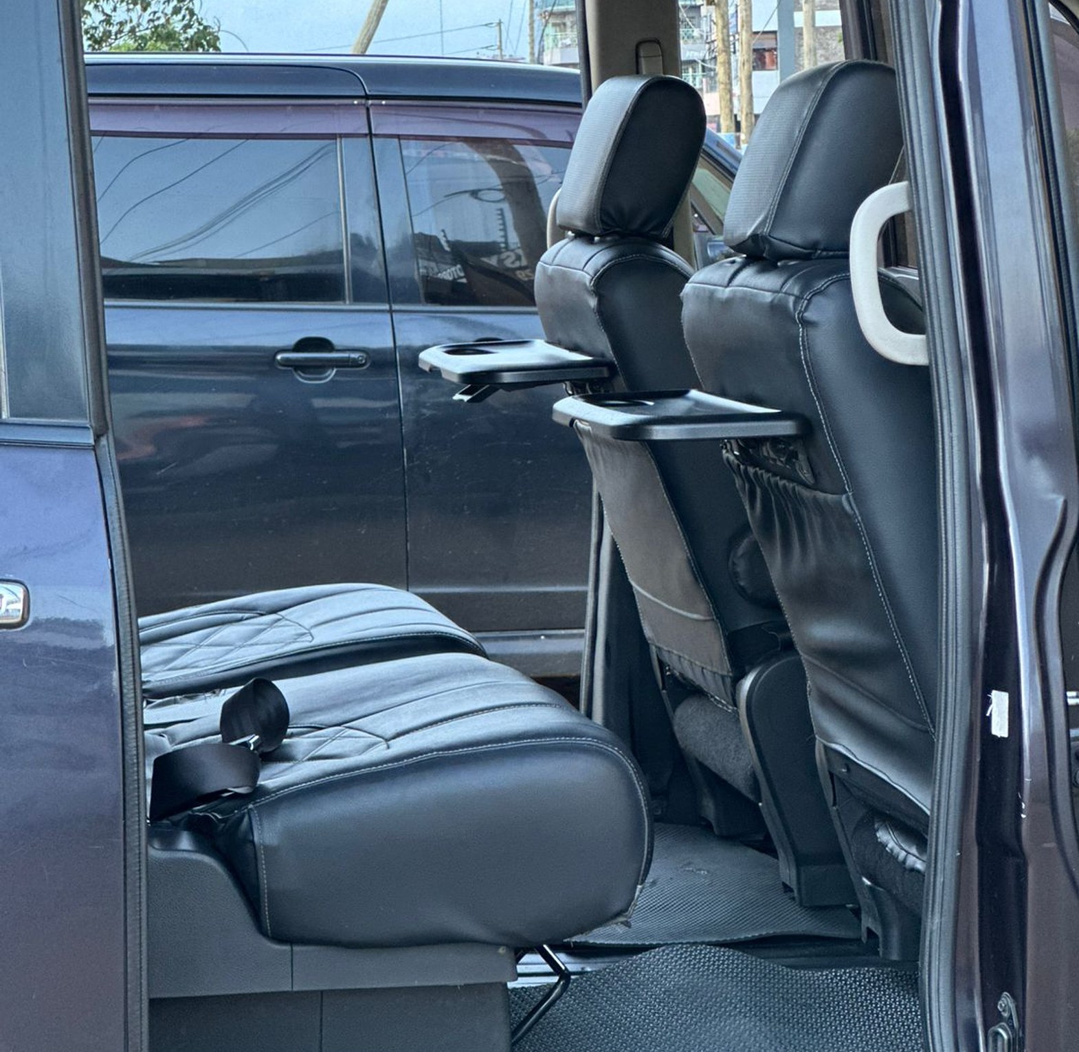 Nissan  Serena KCW, YOM 2012 Model,  Automatic, Rating 2000cc 7 seater, image