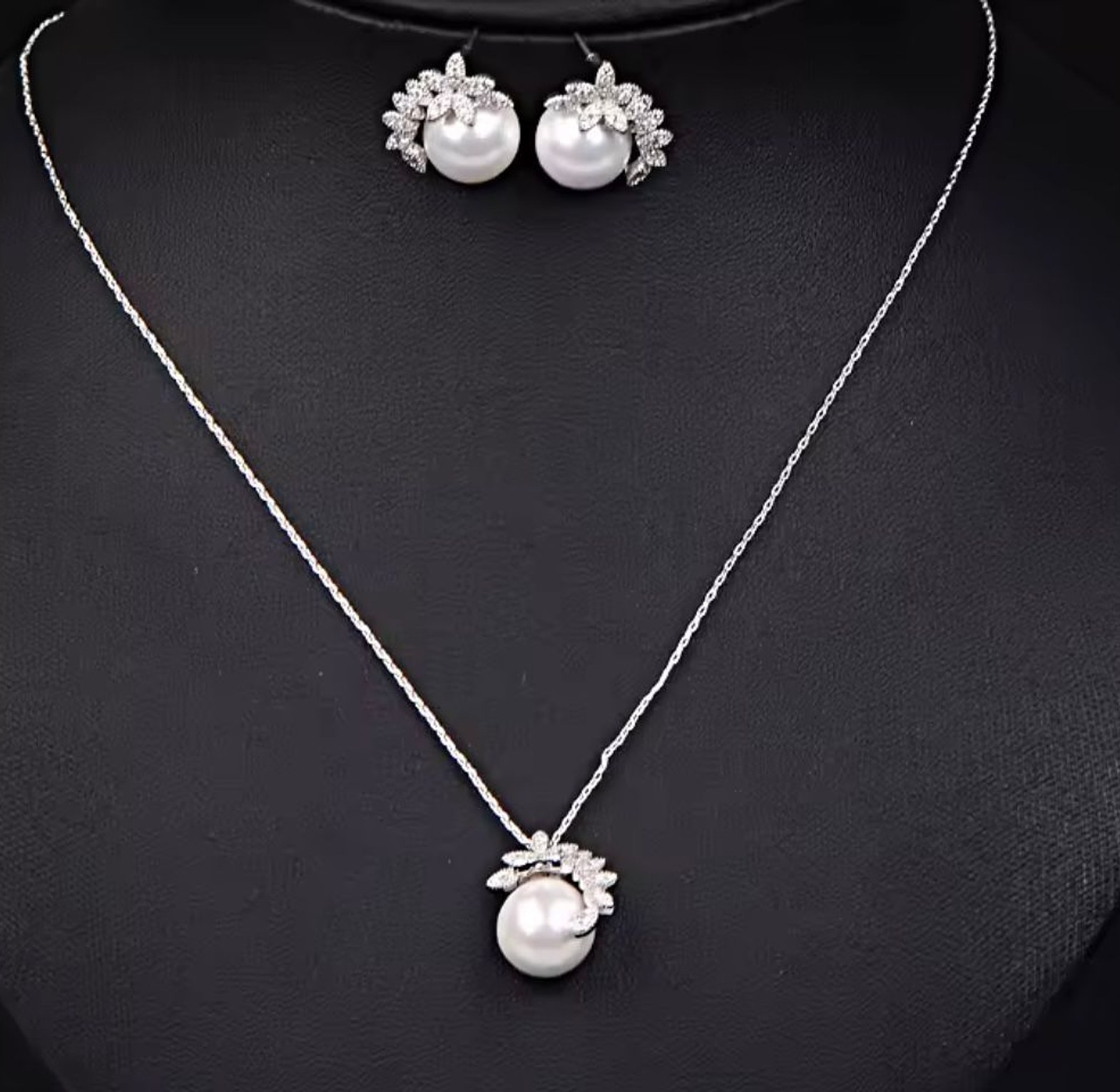 Ethereal Blossom Pearl Jewelry Set image