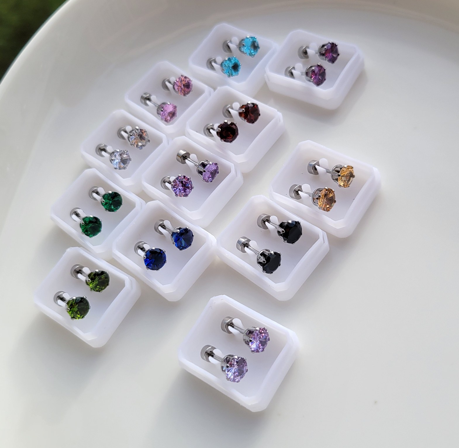 Round screw studs  image