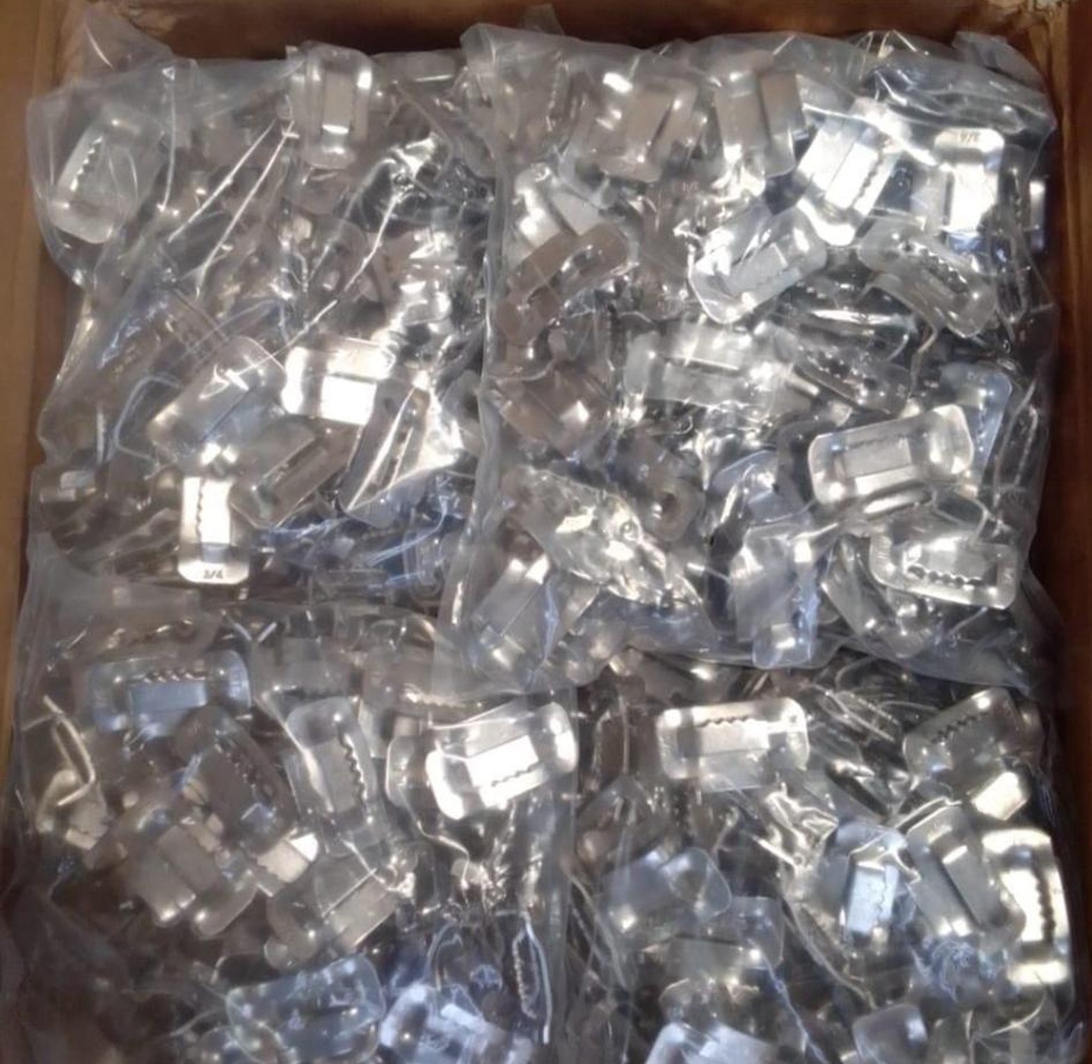 Buckles per packet image