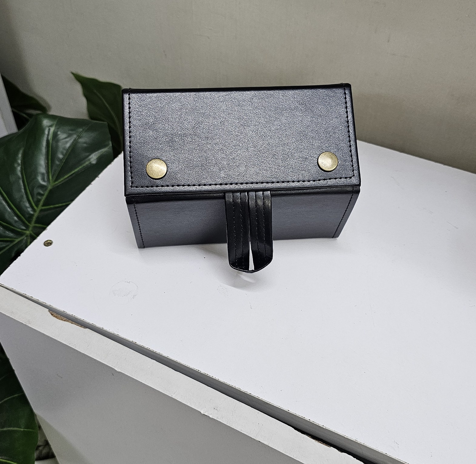 Sunglasses organizers  image