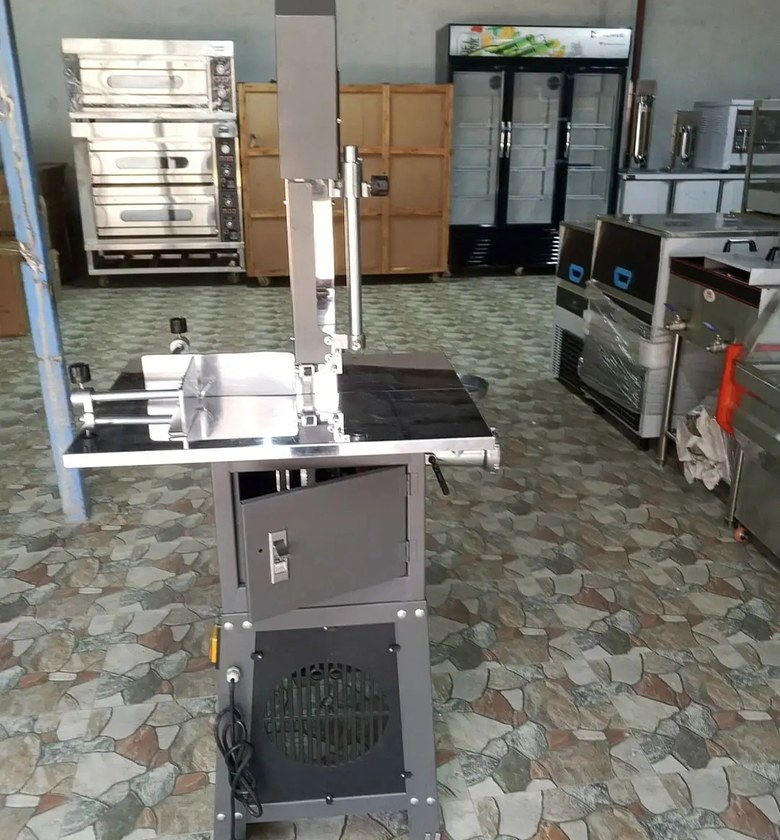 Bone saw machine with a mincer  image