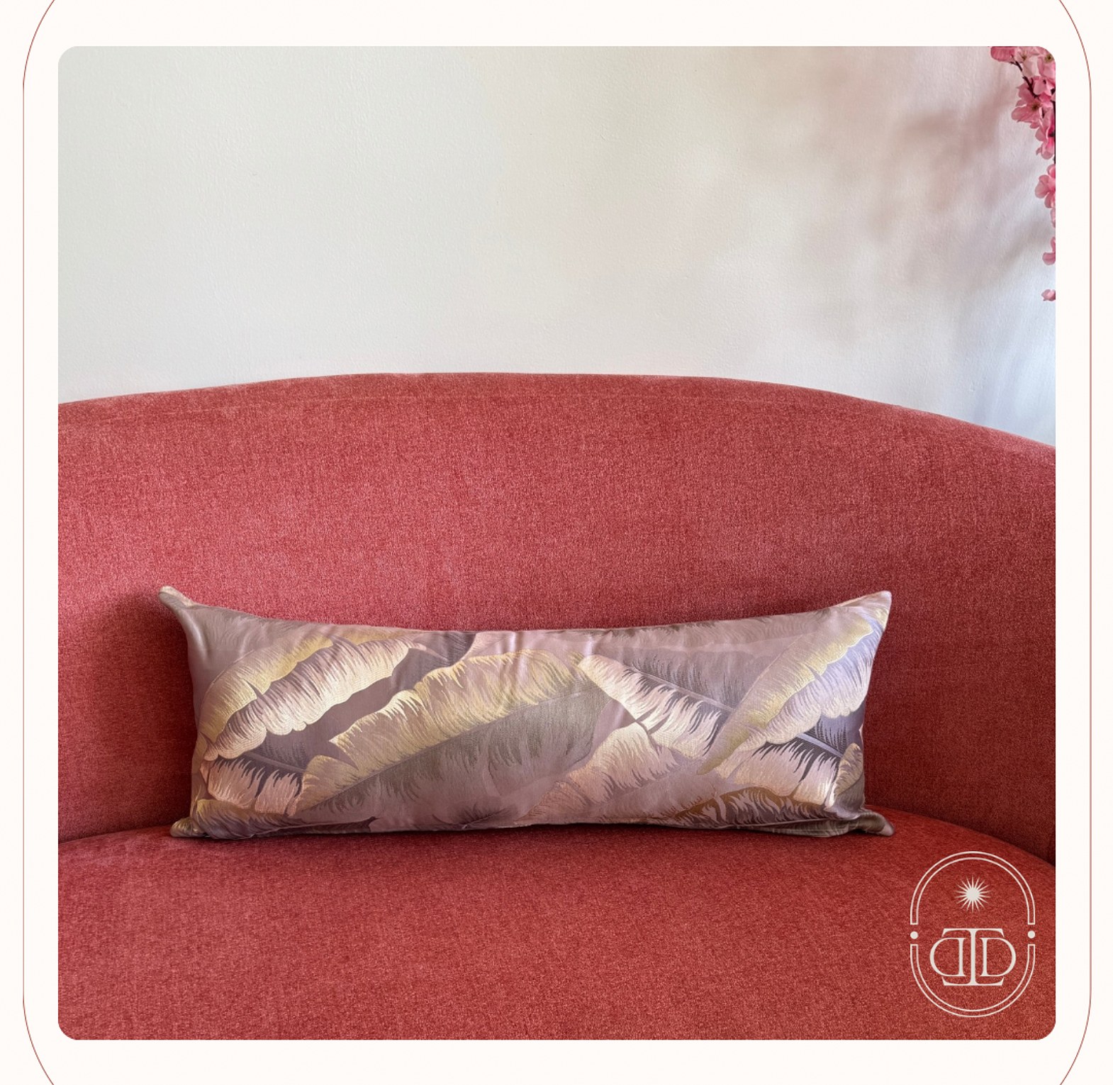 Tropical lumbar cushion cover in pink. image