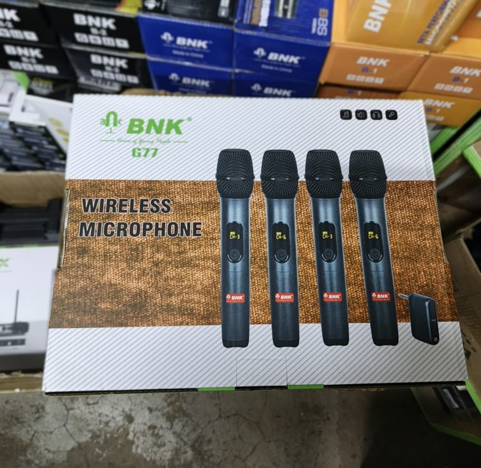 BNK G77 Wireless Microphone System. image
