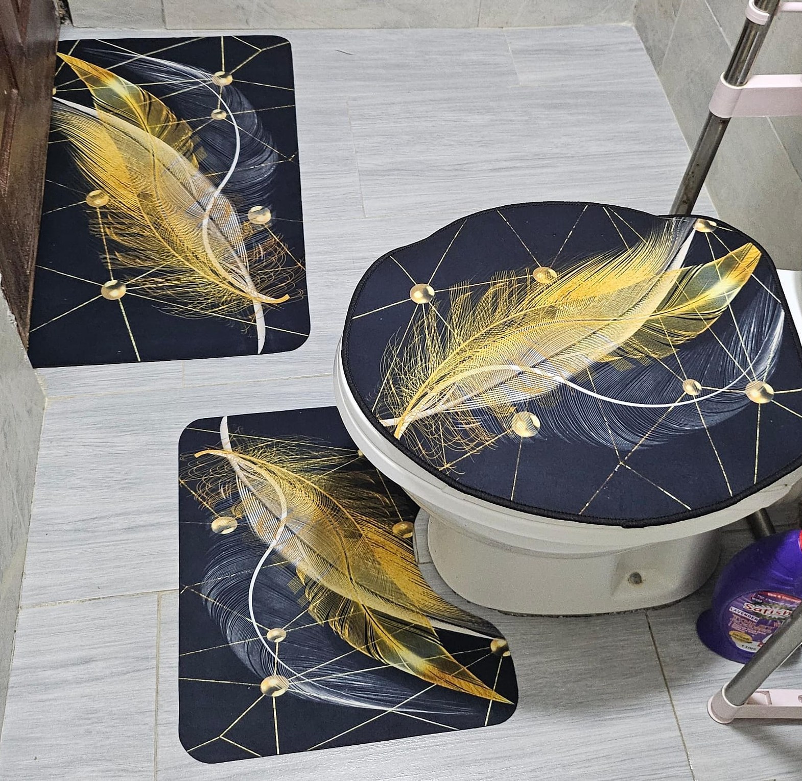 Luxury 3-Piece Non-Slip Bathroom Mat Set & Toilet Lid Cover – High Absorbency Soft Rugs for Modern Homes image