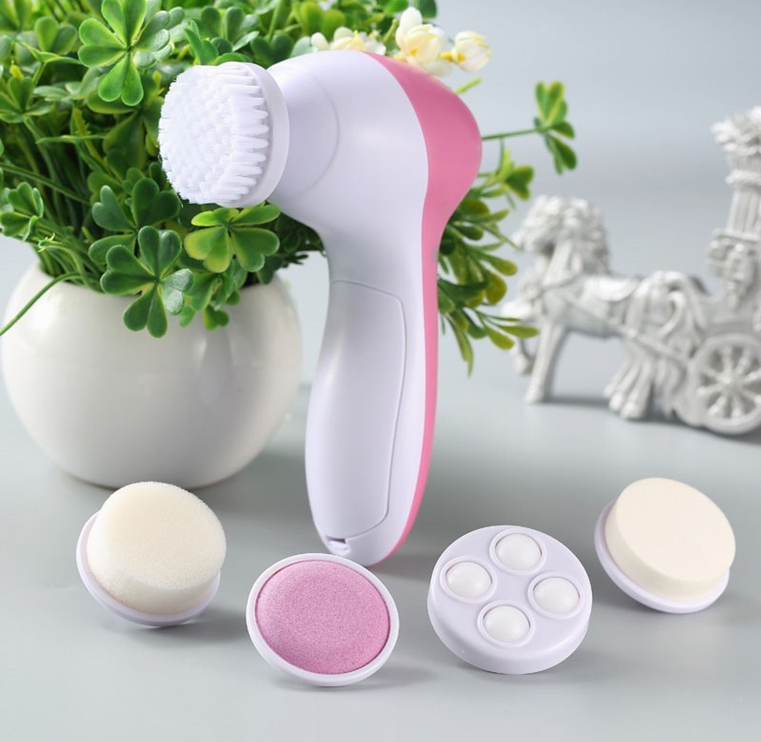 Face Cleaner And Massager image