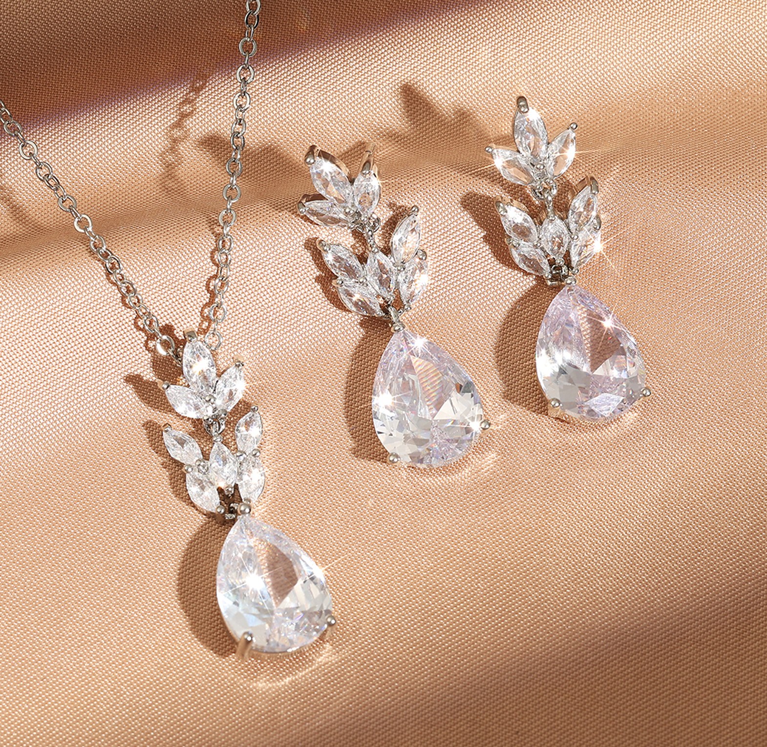 Cubic Zirconia set image