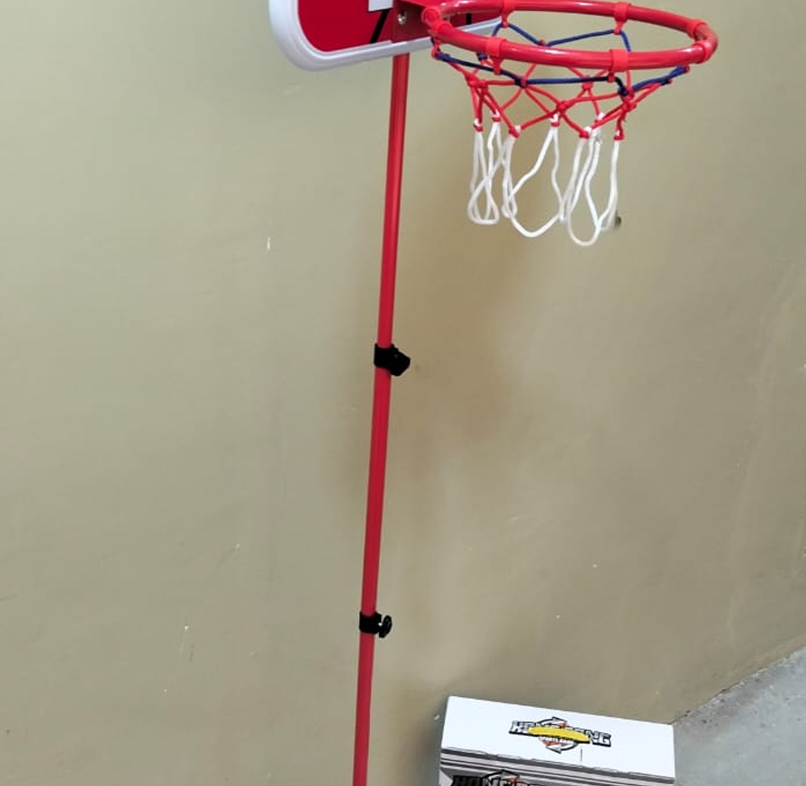 BASKETBALL SET NCLUDES;IRON FLAME,IRON BRACKET,BALL, PUMP image