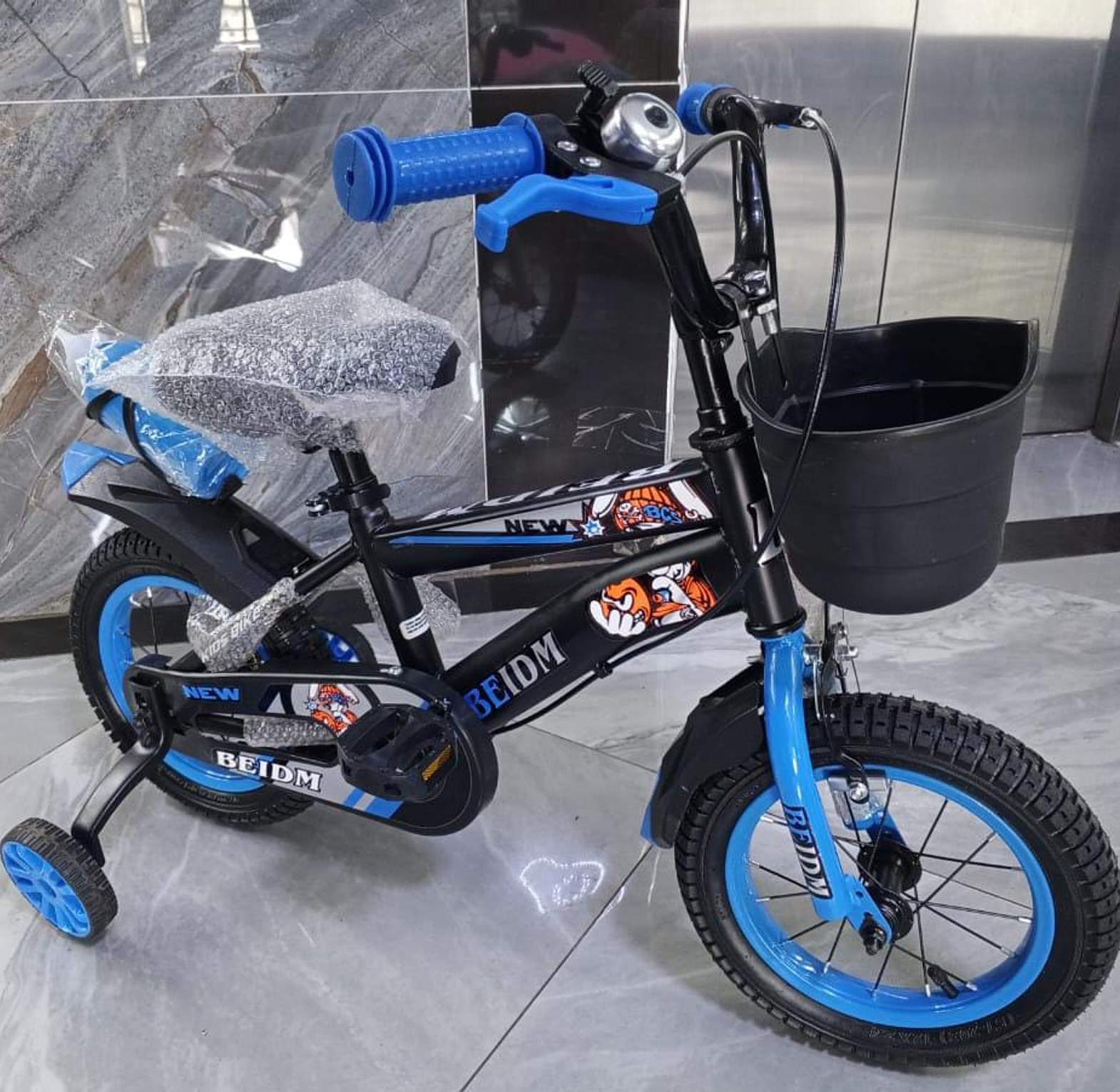 BICYCLES. Size 12 (3 to 6 yrs) With Trainer Wheels Quality Affordable  Bird bike image