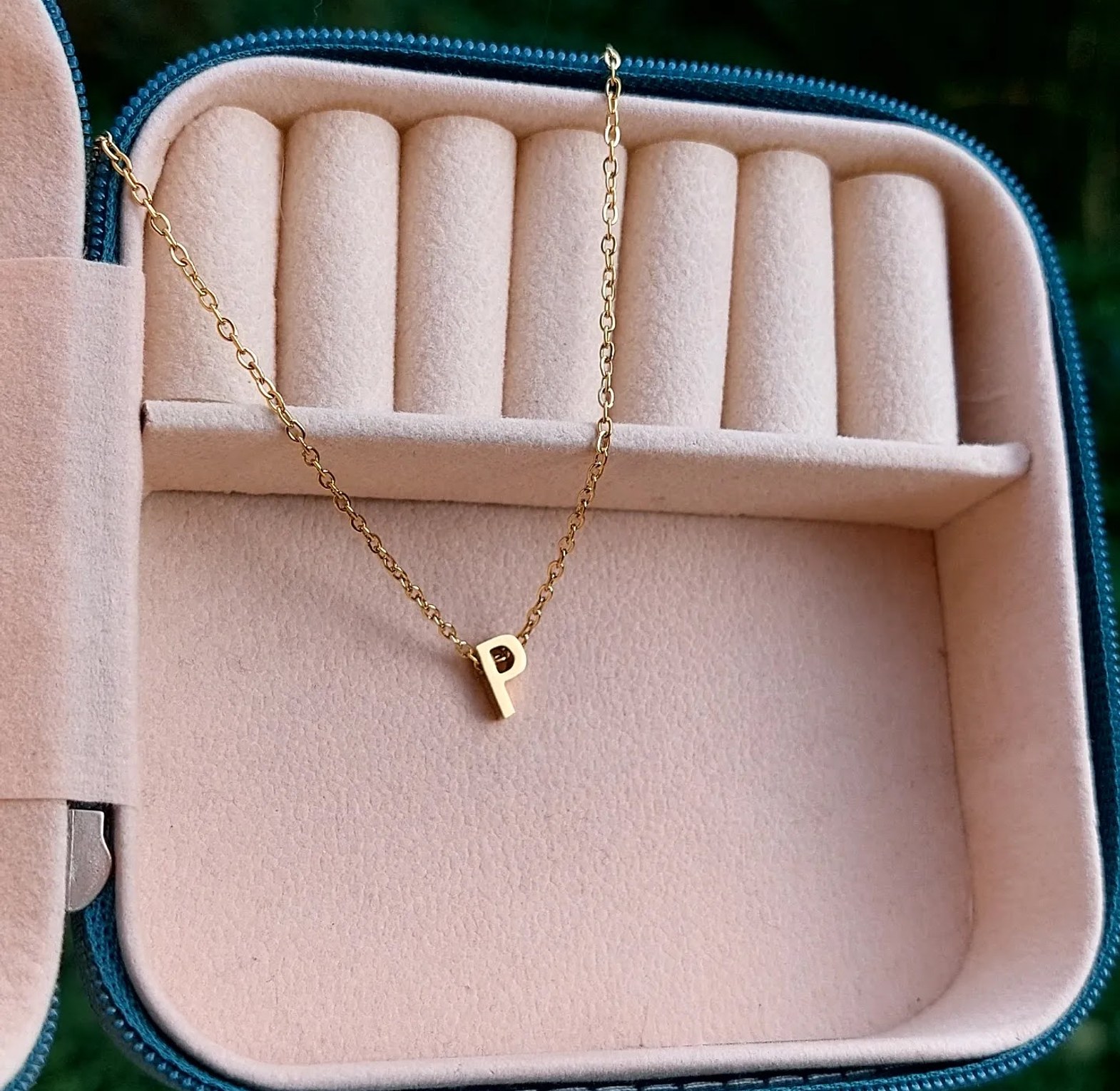 Plain Gold P image