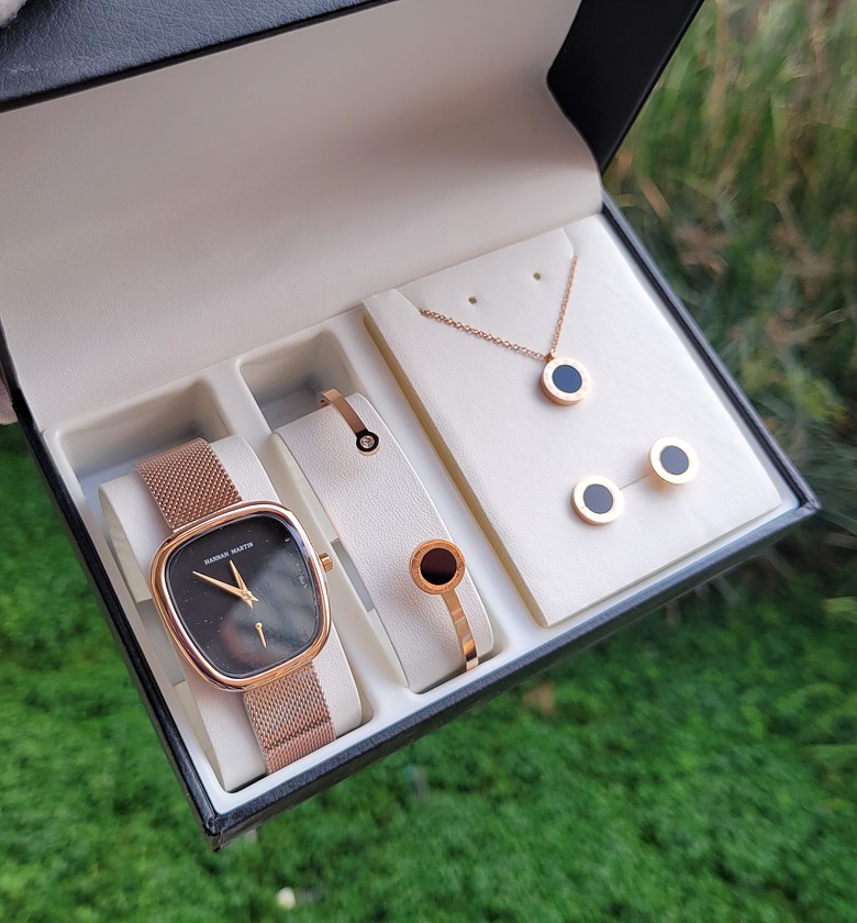 HM watch image