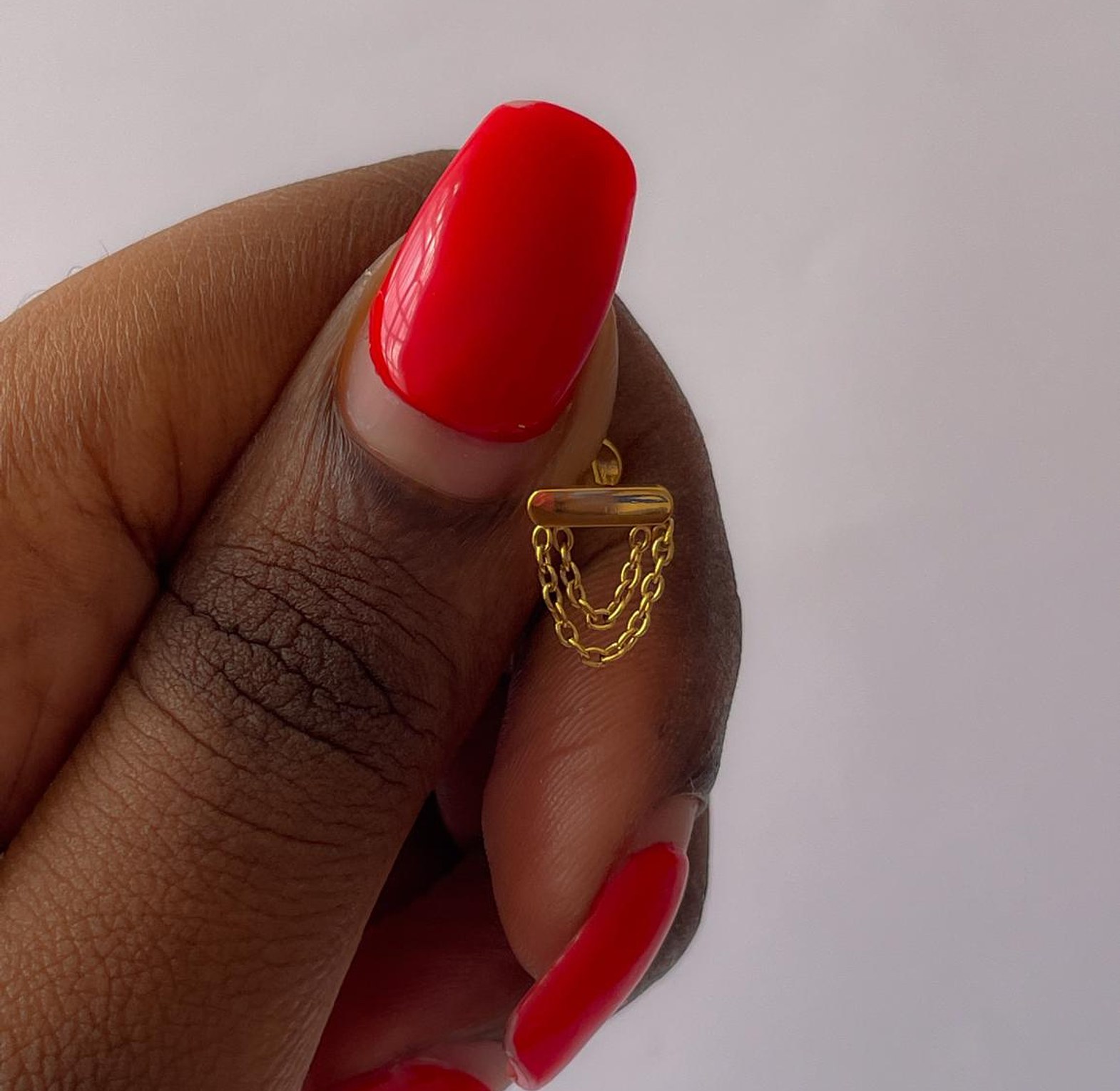 Golden Draped Chain Titanium Labret Stud image