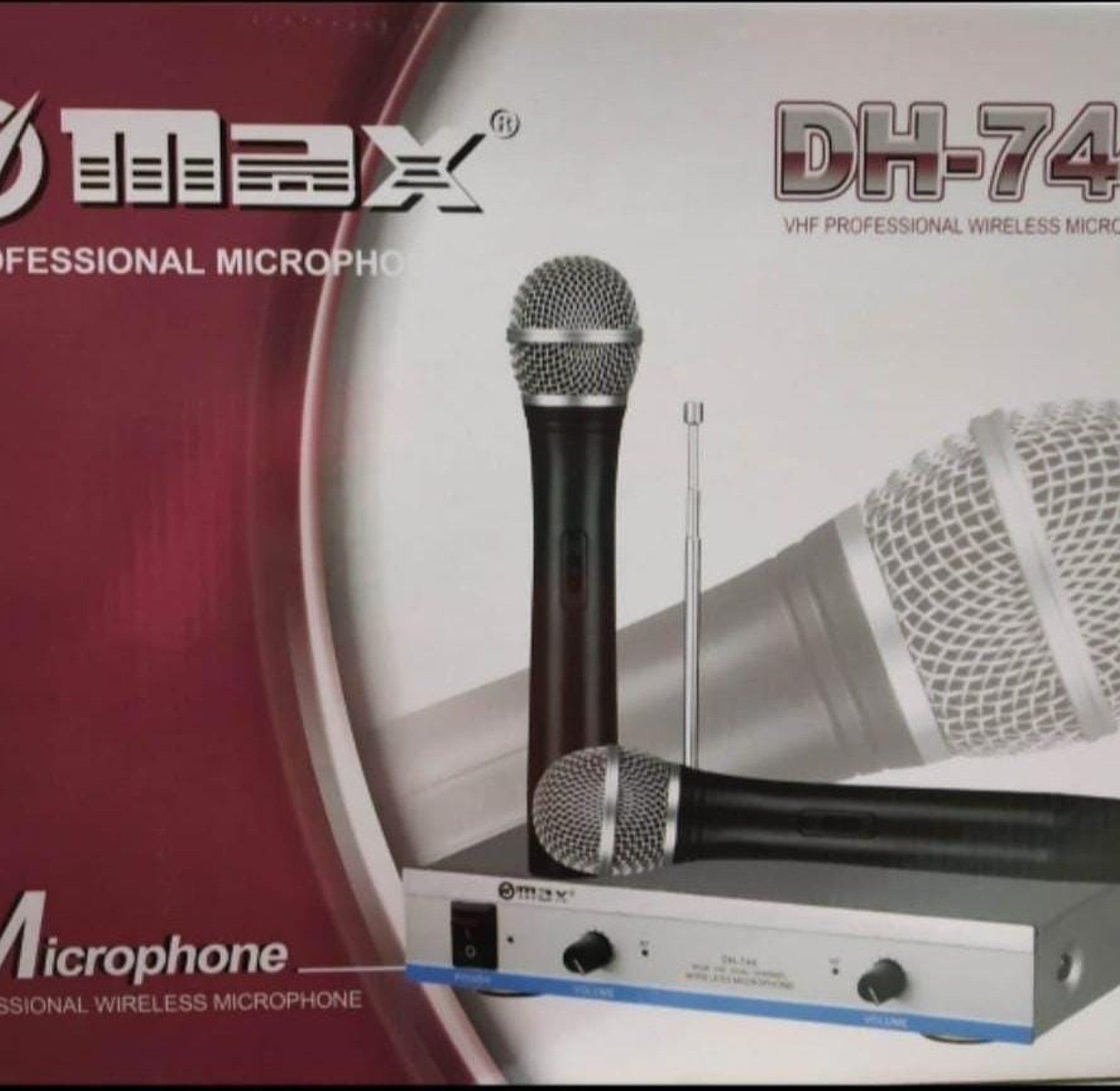 Microphone. Max DH-744 VHF Professional Wireless Microphone system.  image