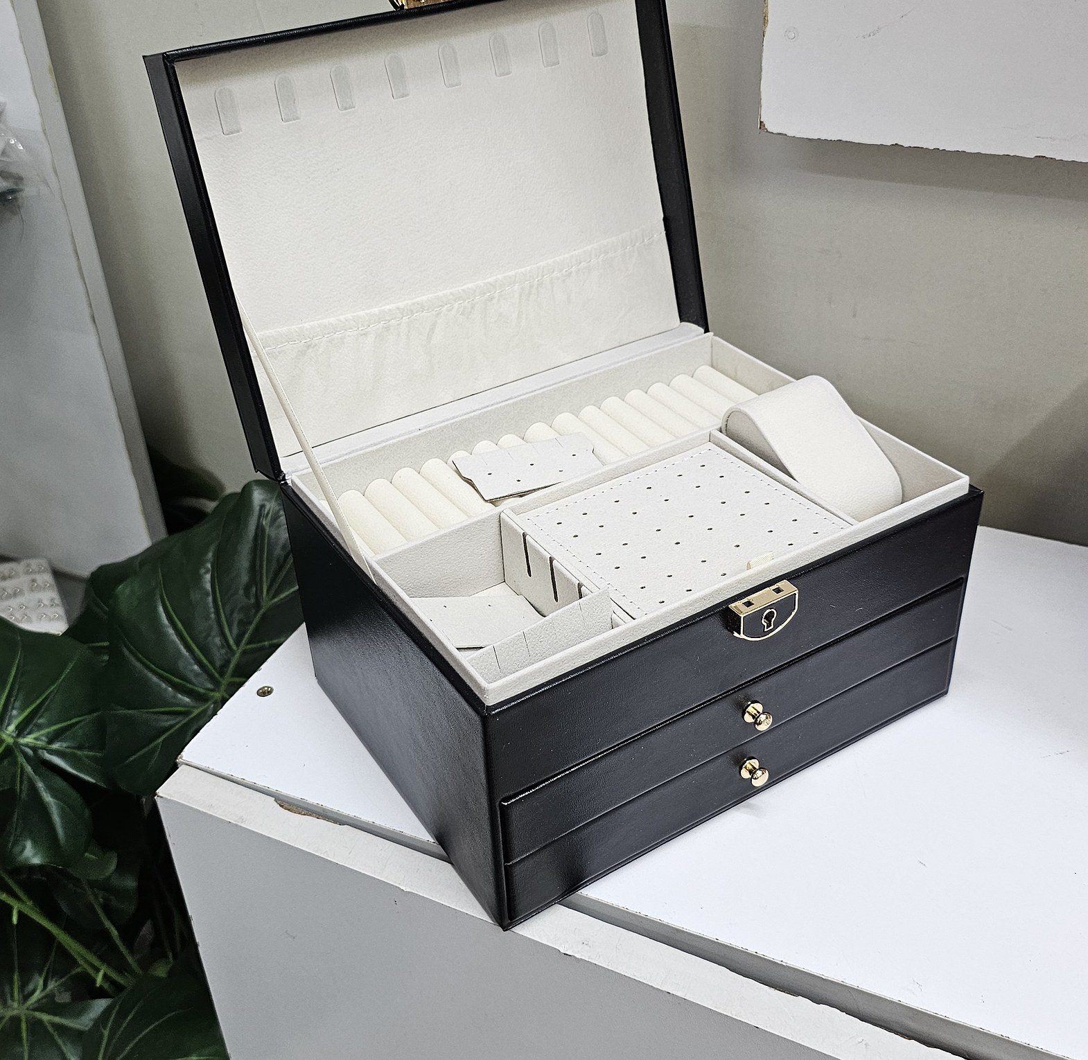 Luxury leather organizer  image