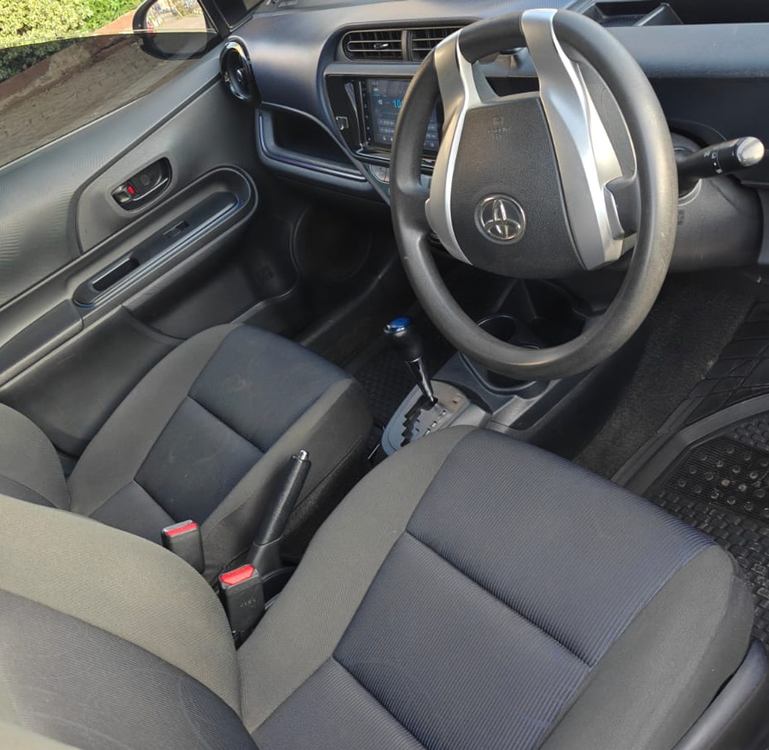 Toyota Aqua Hybrid KDG, YOM 2015 Model, Automatic, Rating 1500cc image