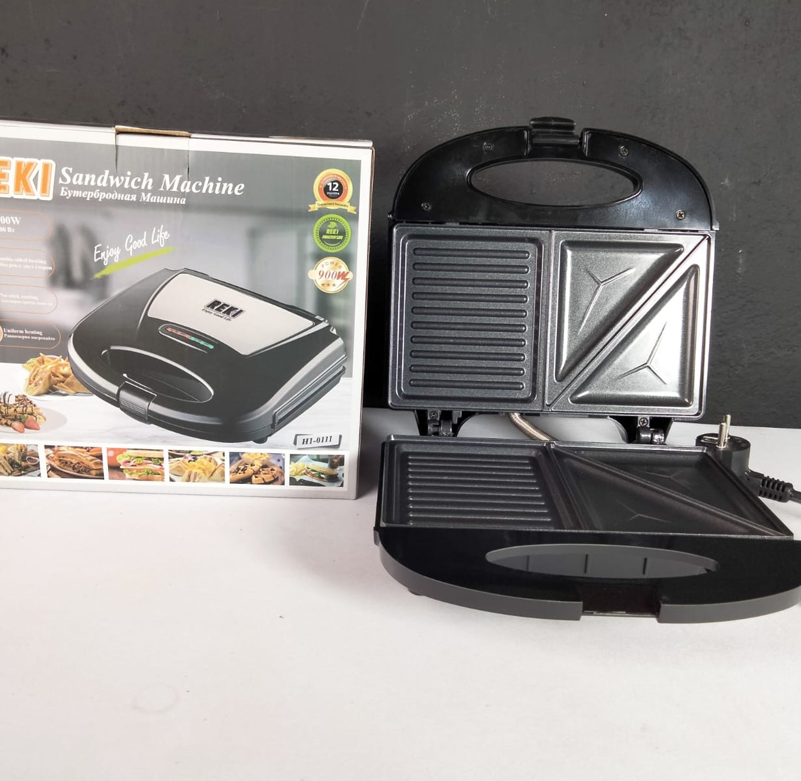Sandwich Maker. Reki Non-Stick Coated 2-Slice Sandwich Maker image
