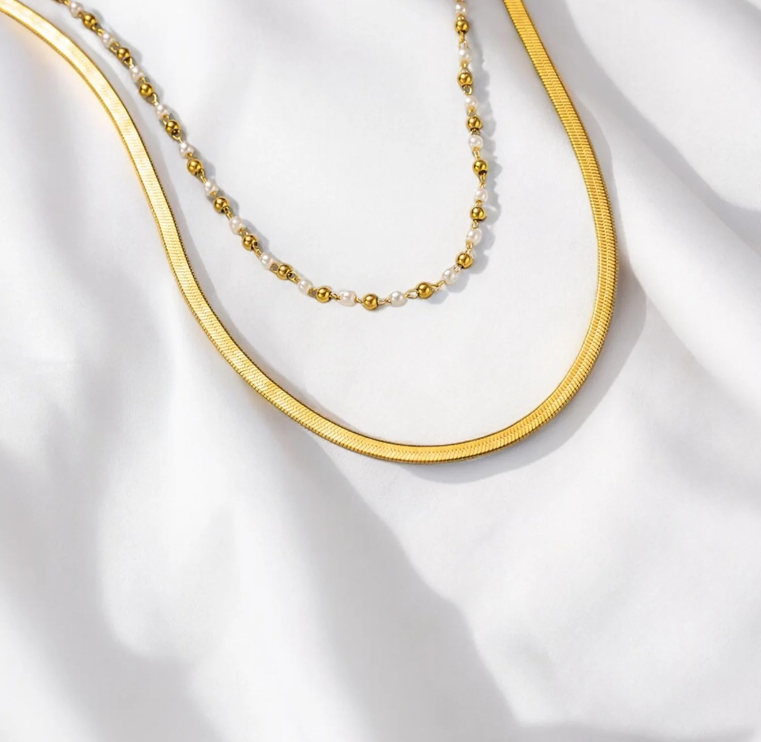 Flat Pearl Layered Necklace  image