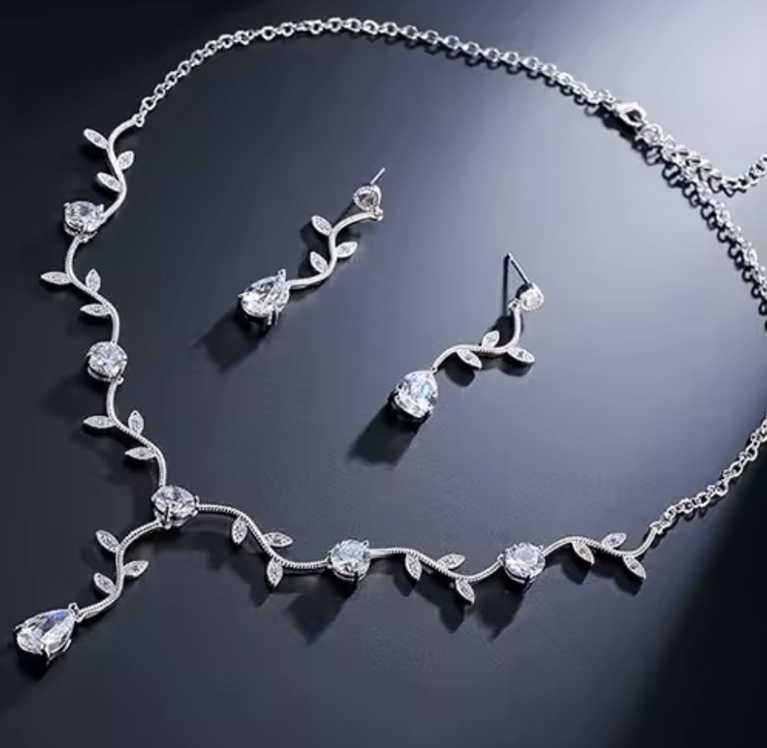 Crystal Vine Garden Set image