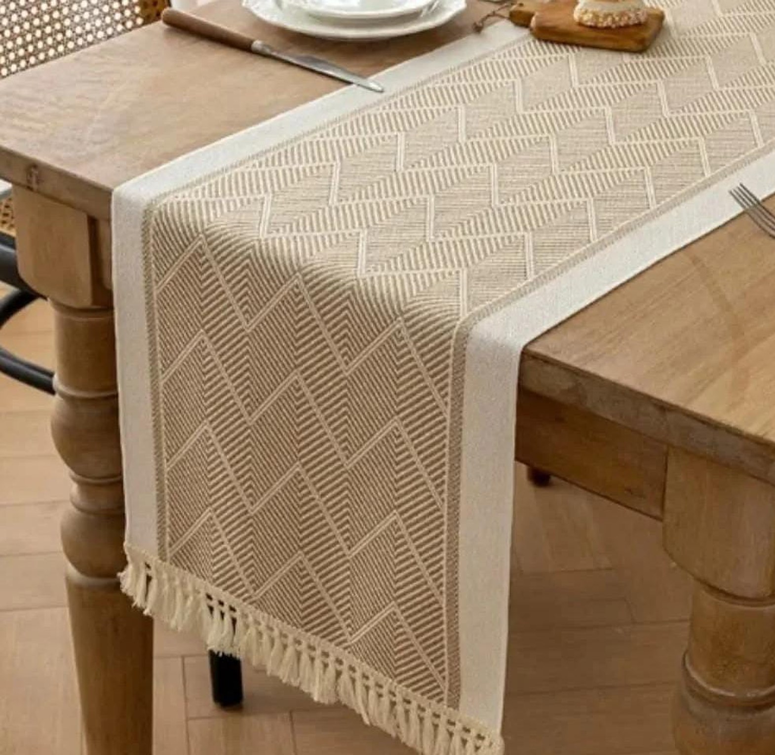Table runner  image