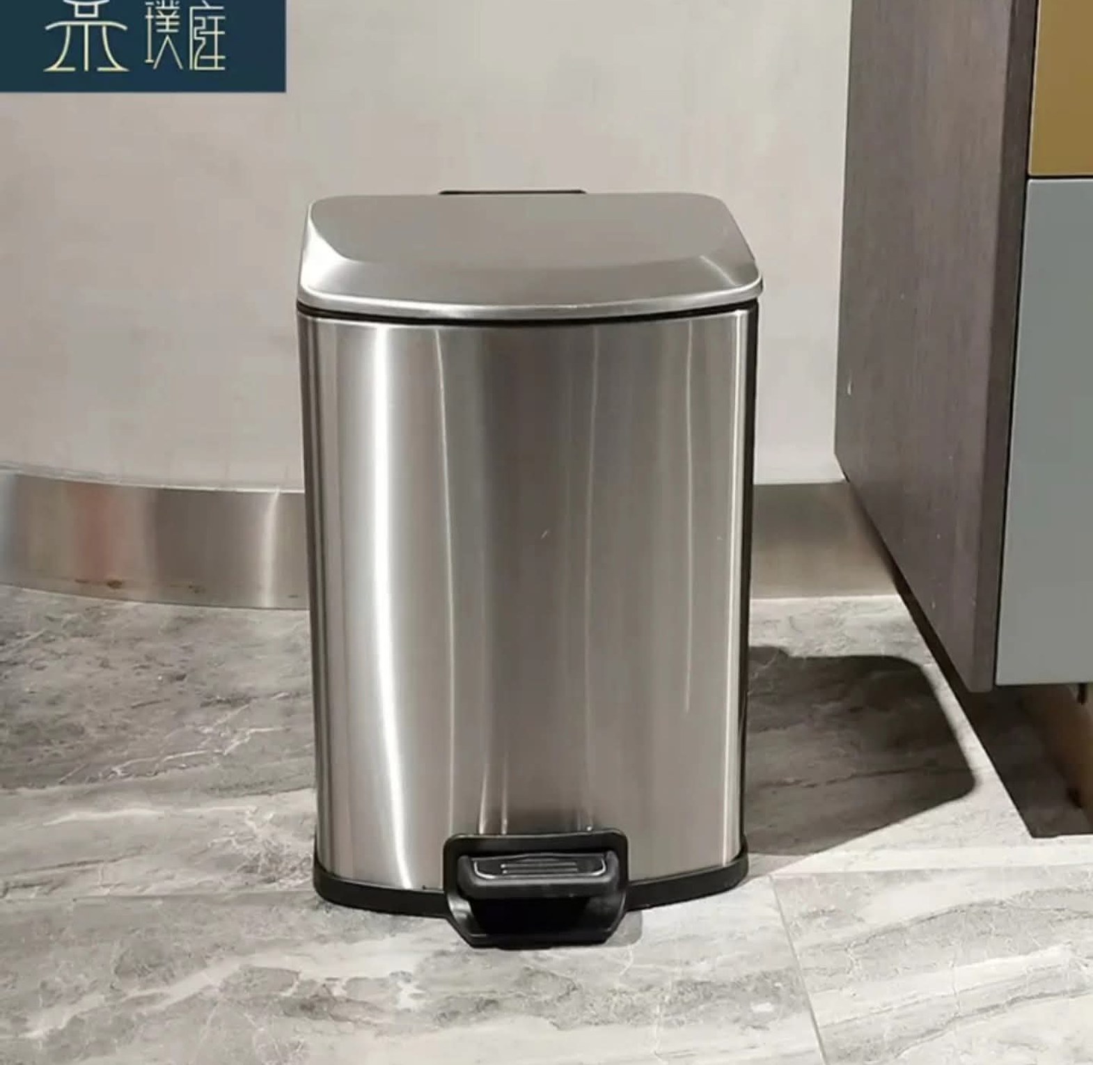 Stainless steel dustbin image