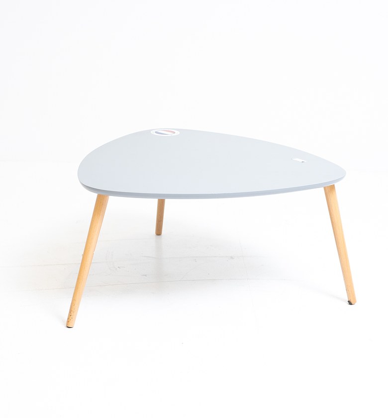 TABLE CENTER LARGE TRIANG image