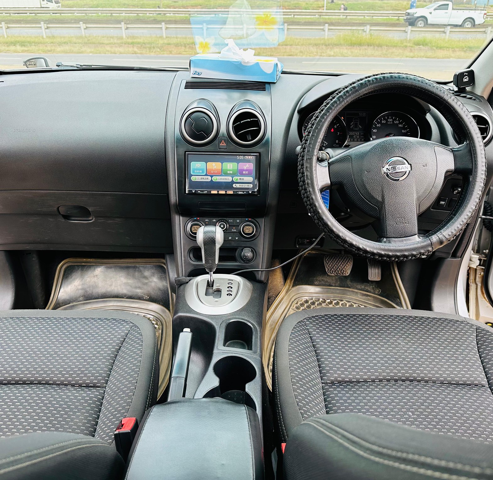 Nissan Daulis KCX, YOM 2012,  Automatic, Rating 2000cc, with Panoramic Moonroof image