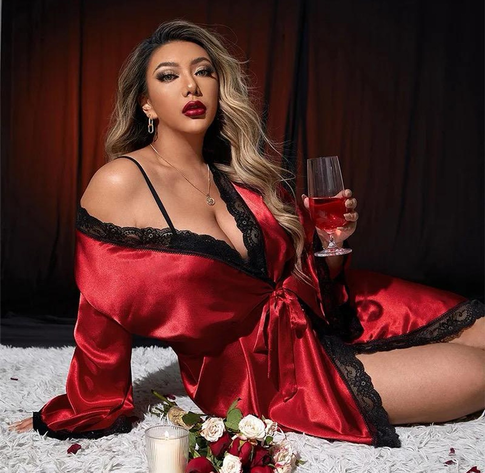  Plus Size Contrast Lace Belted Robe with Long Sleeves image