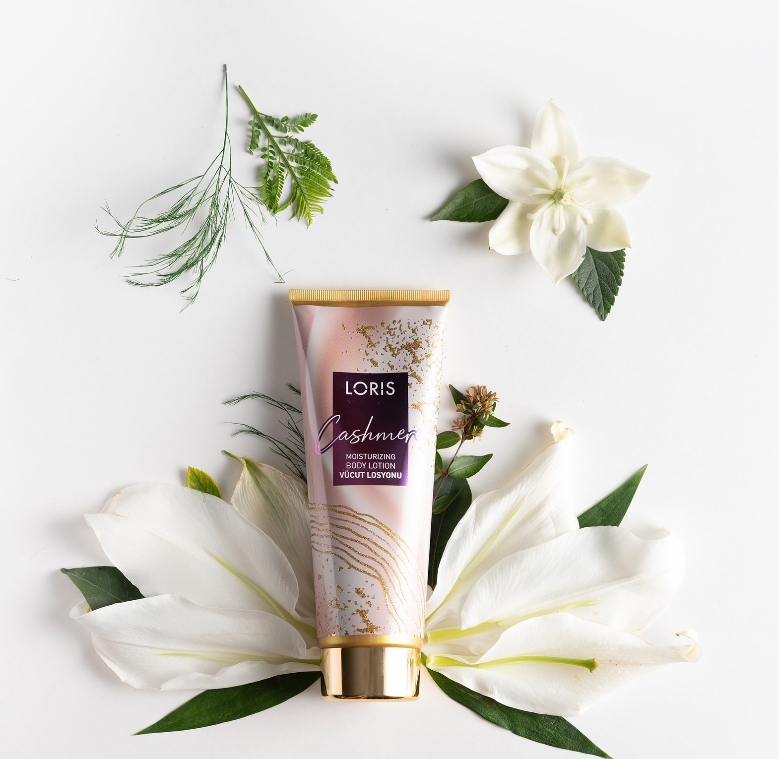 Loris Cashmere Body Lotion 236ml image
